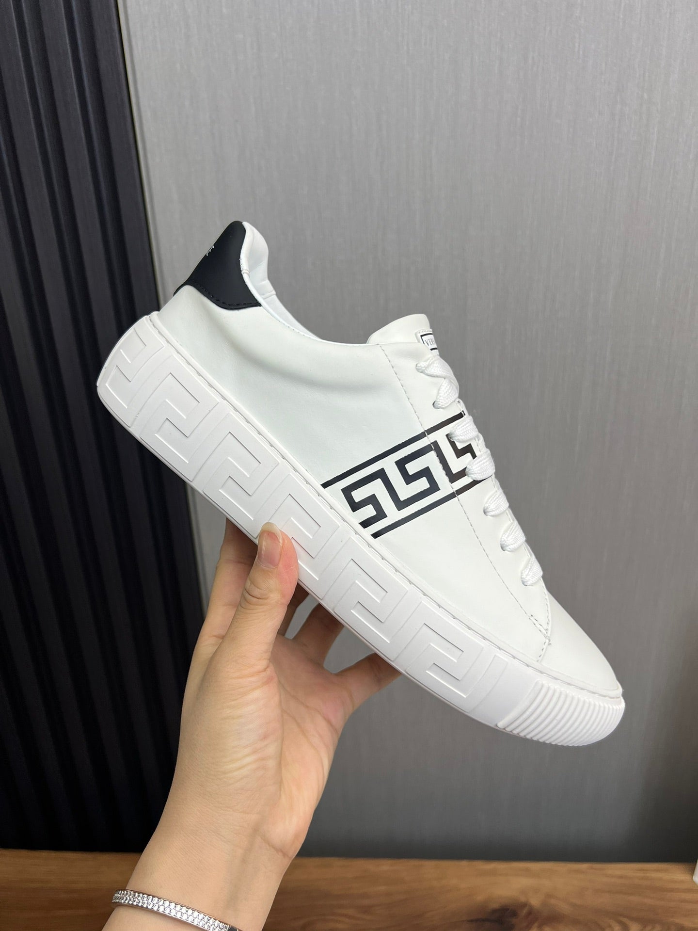 LuxluxHouse Best Quality Shoes Versace