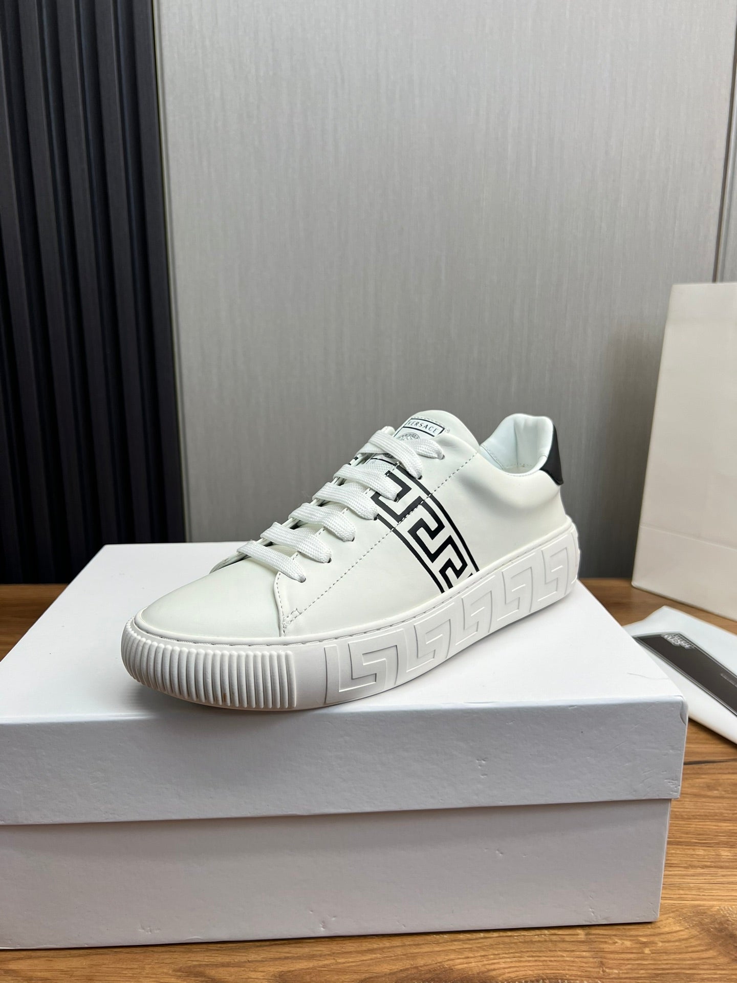 LuxluxHouse Best Quality Shoes Versace