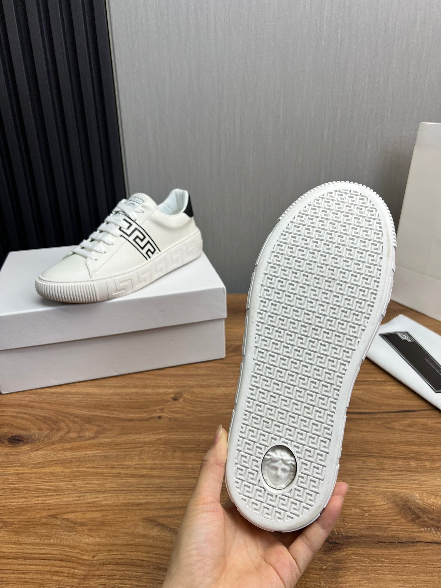 LuxluxHouse Best Quality Shoes Versace