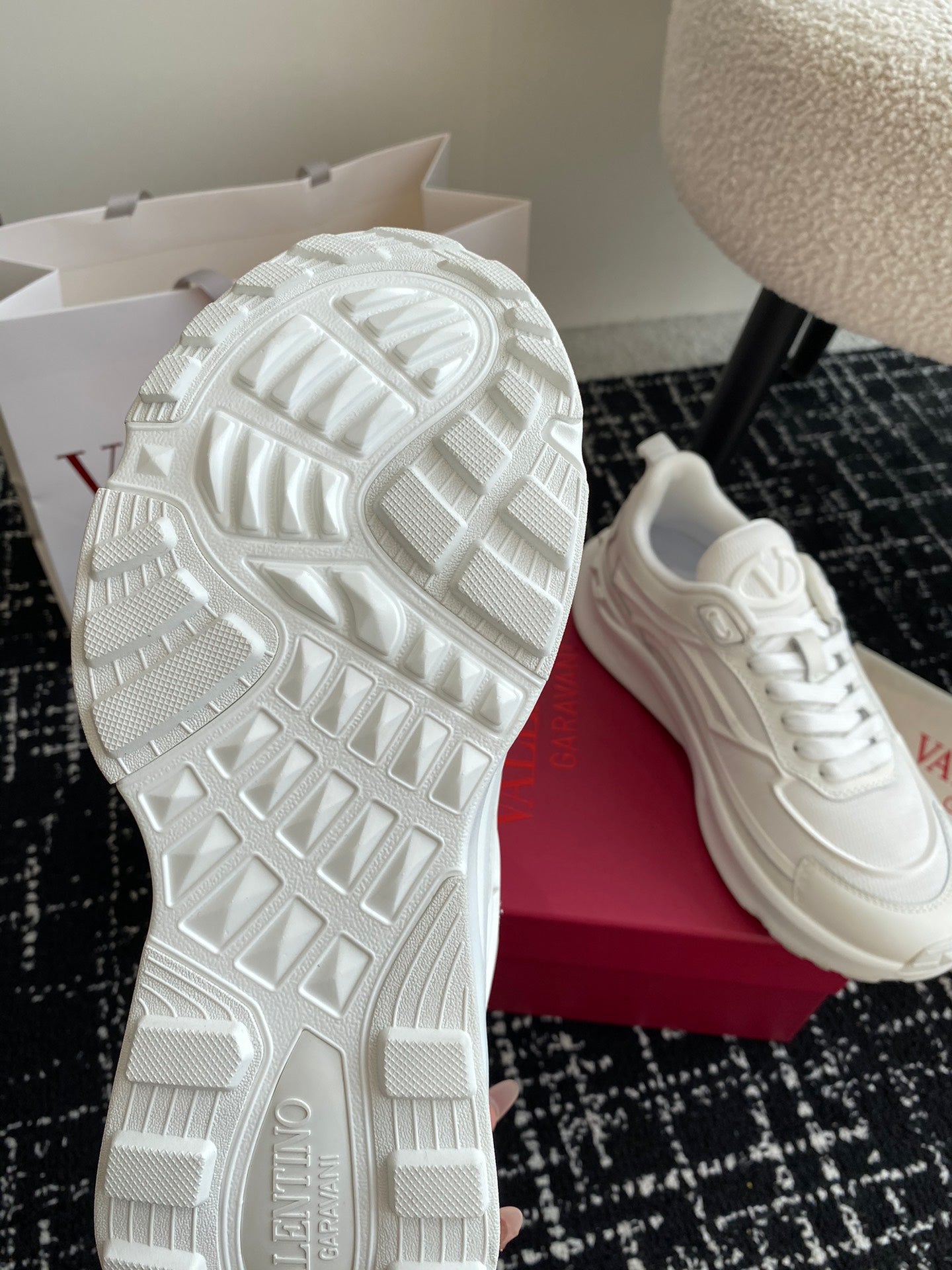 LuxluxHouse Best Quality Shoes Valentino