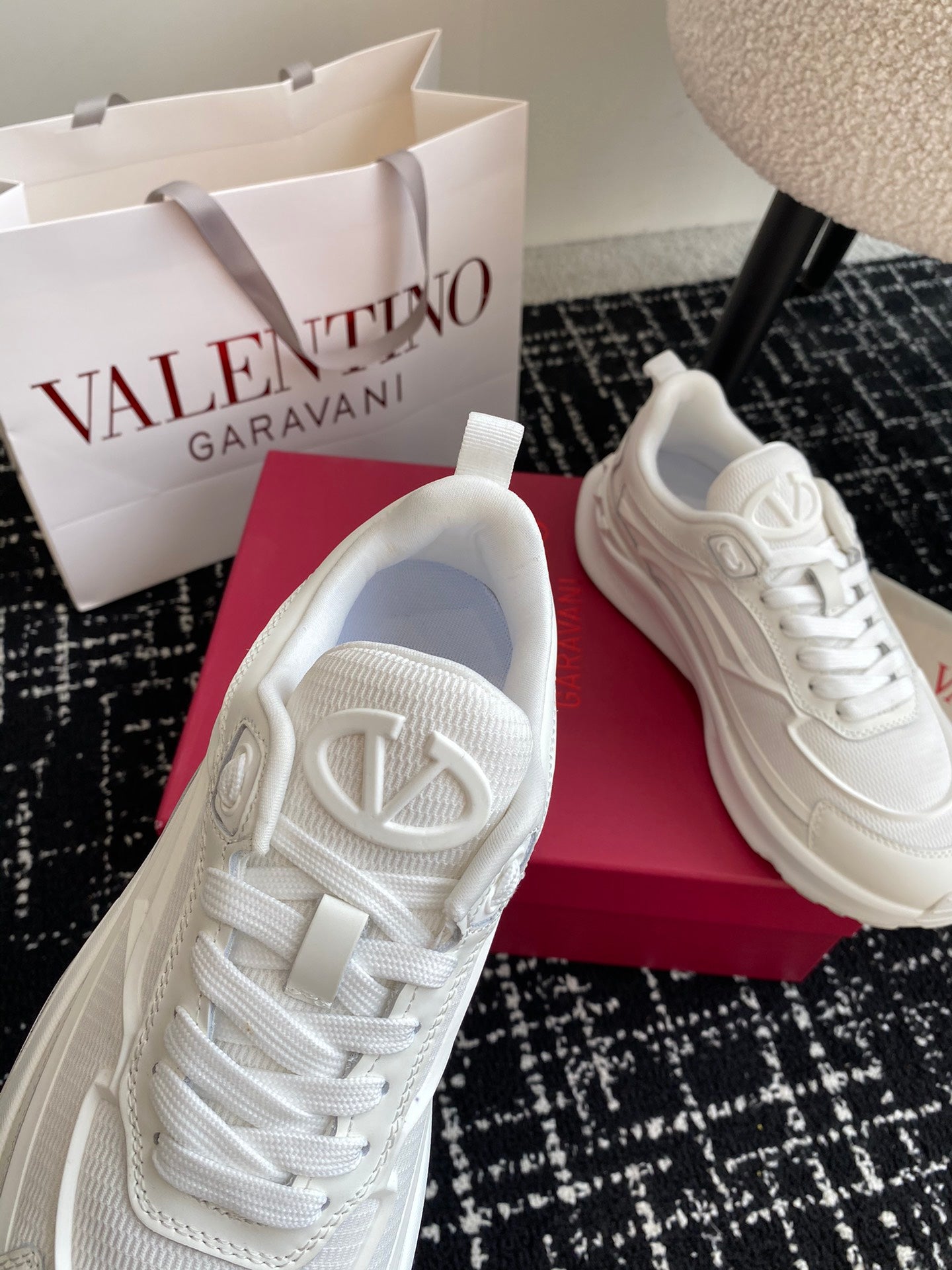 LuxluxHouse Best Quality Shoes Valentino