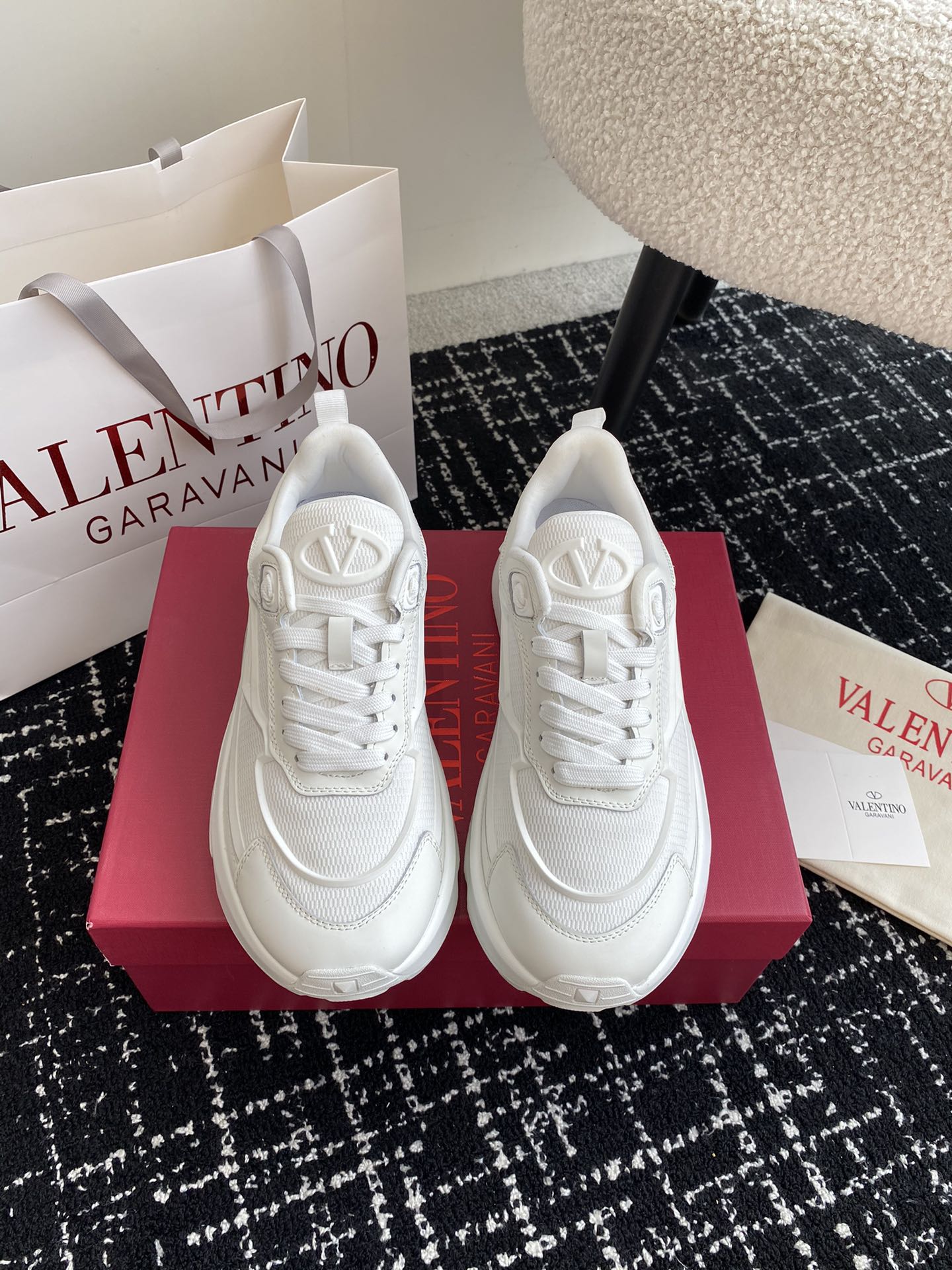 LuxluxHouse Best Quality Shoes Valentino