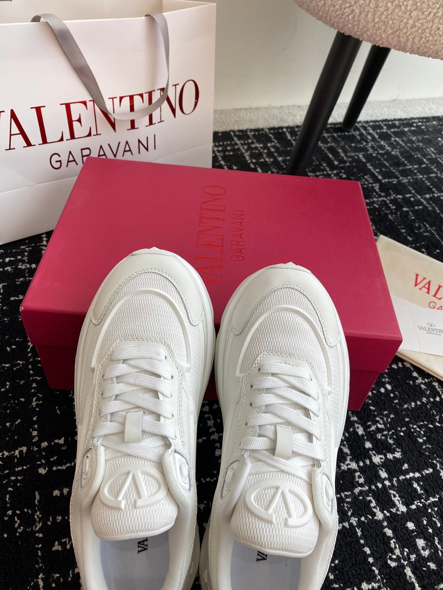 LuxluxHouse Best Quality Shoes Valentino