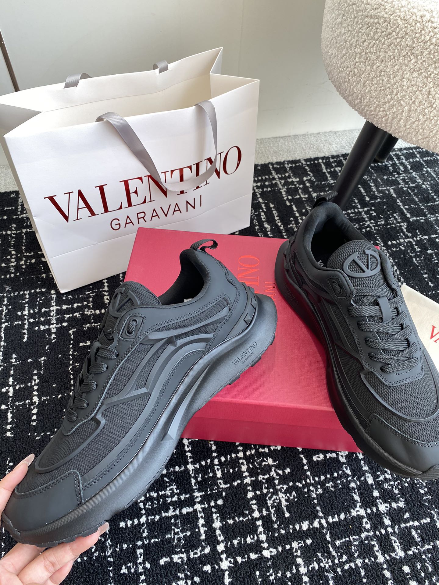 LuxluxHouse Best Quality Shoes Valentino