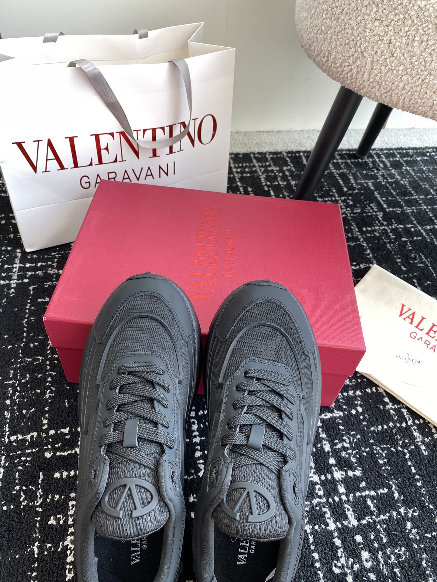 LuxluxHouse Best Quality Shoes Valentino