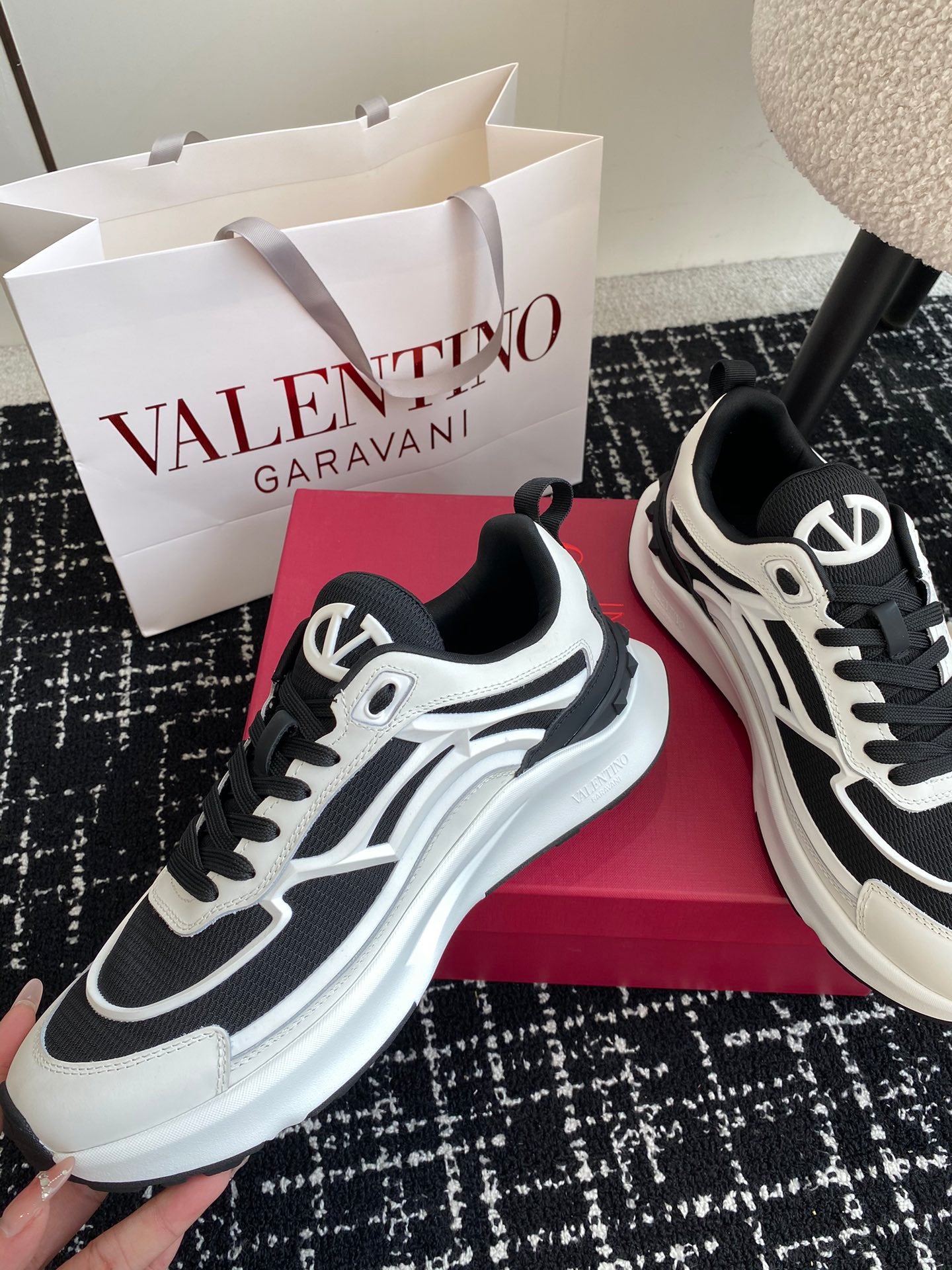 LuxluxHouse Best Quality Shoes Valentino