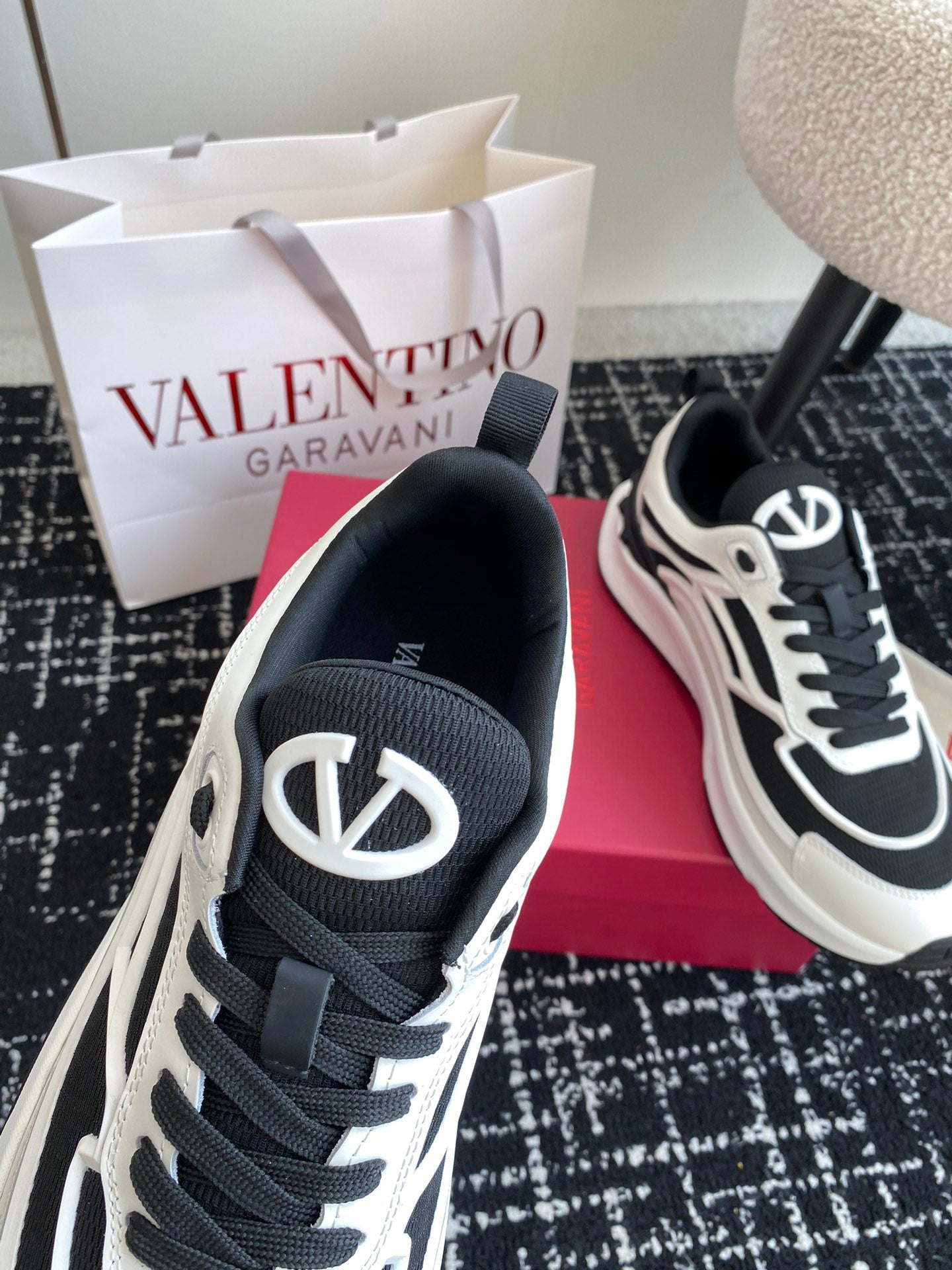 LuxluxHouse Best Quality Shoes Valentino