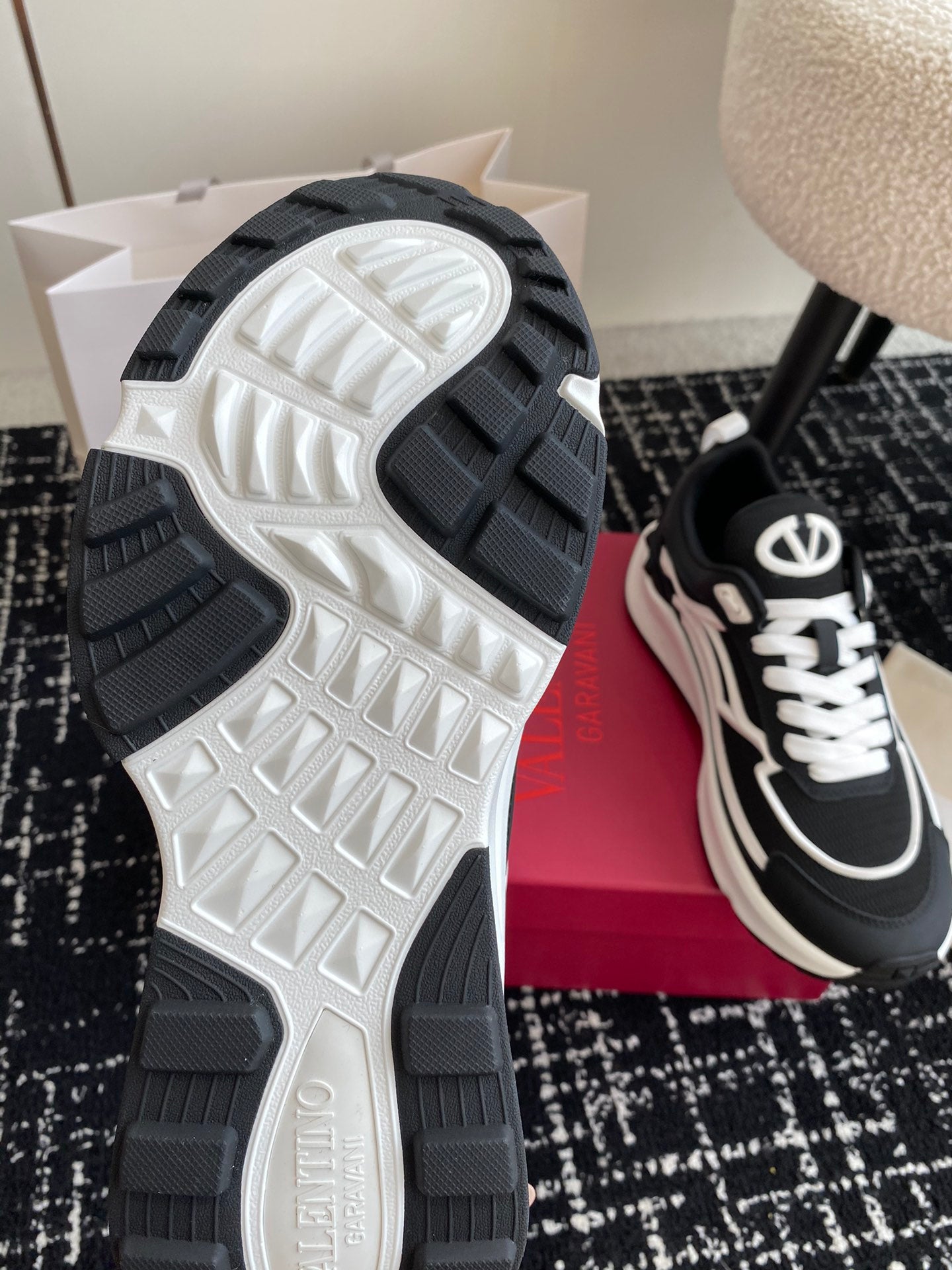 LuxluxHouse Best Quality Shoes Valentino