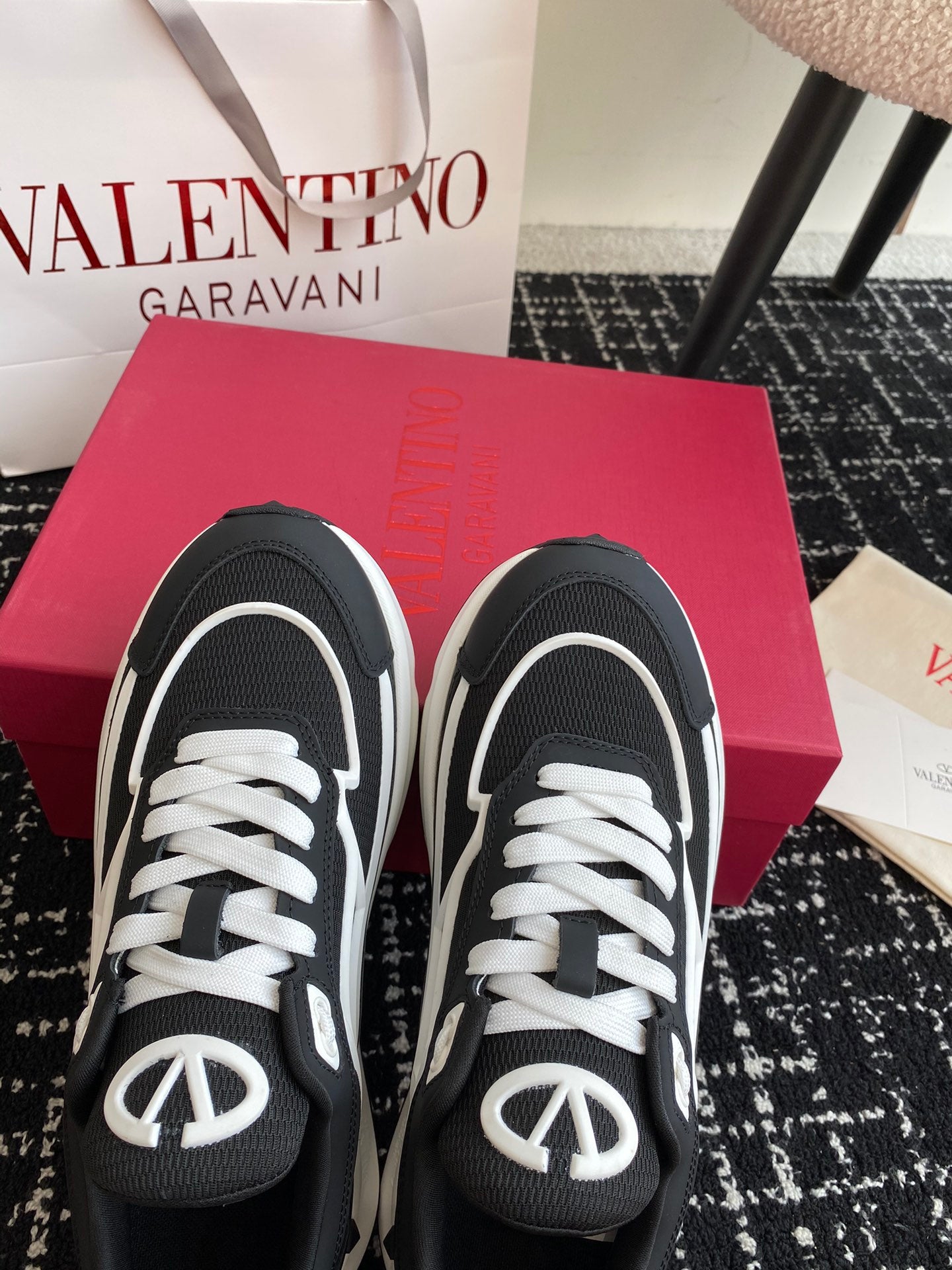 LuxluxHouse Best Quality Shoes Valentino