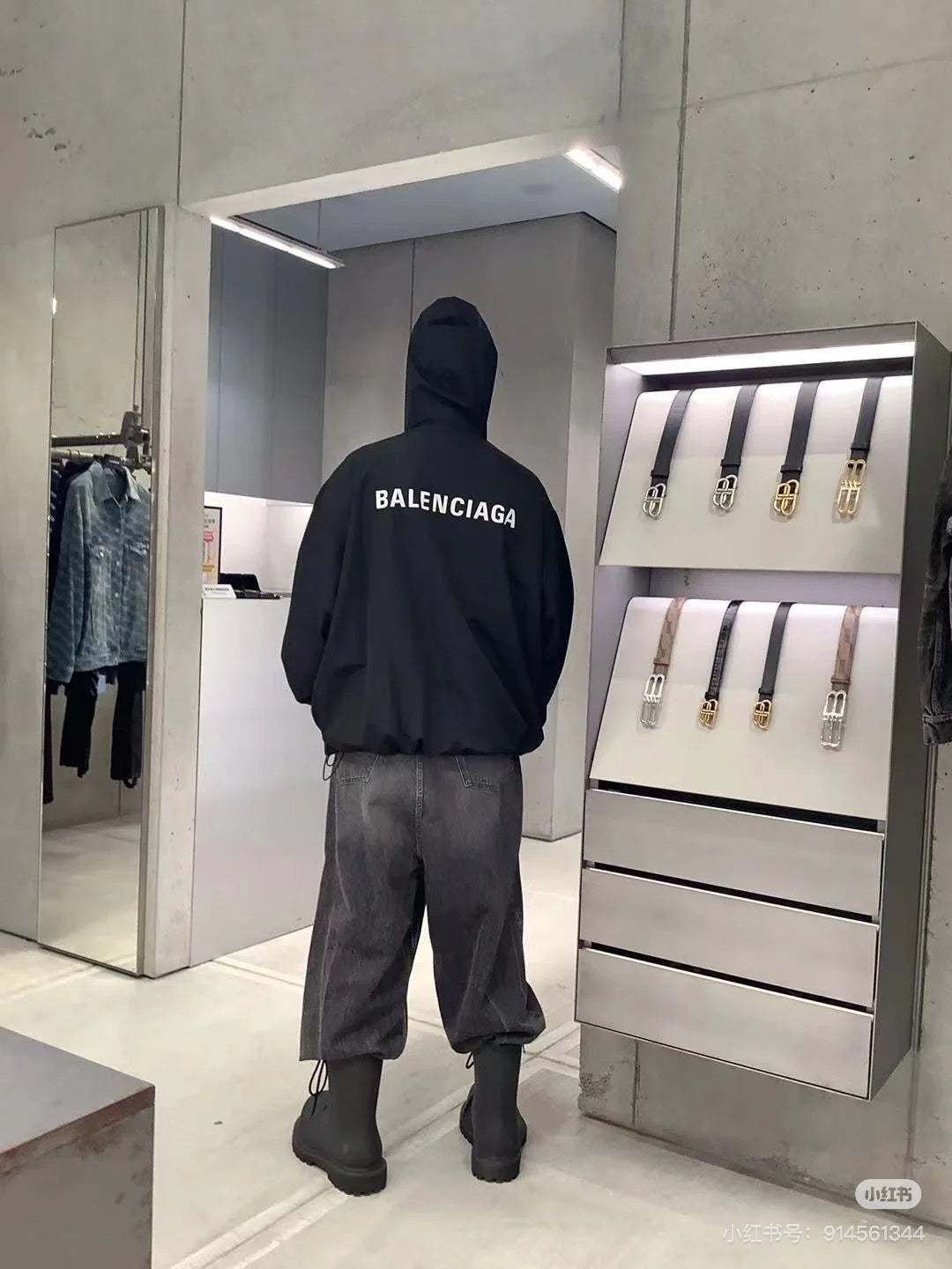 LuxluxHouse Best Quality Clothes Balenciaga Hoodie & Sweater