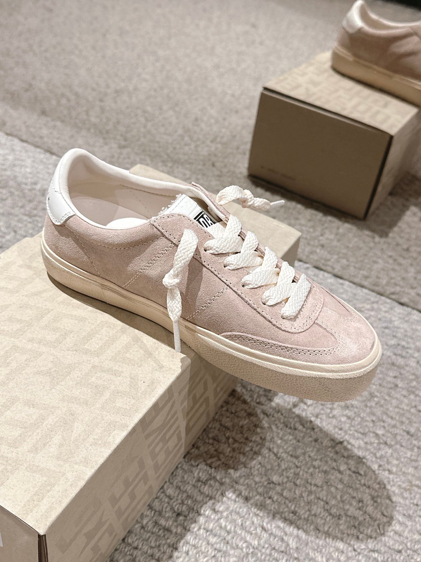 LuxluxHouse Best Quality Shoes Golden Goose