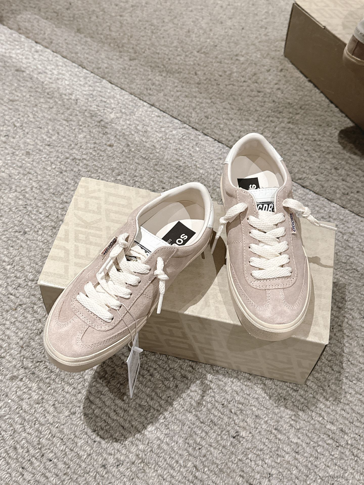 LuxluxHouse Best Quality Shoes Golden Goose