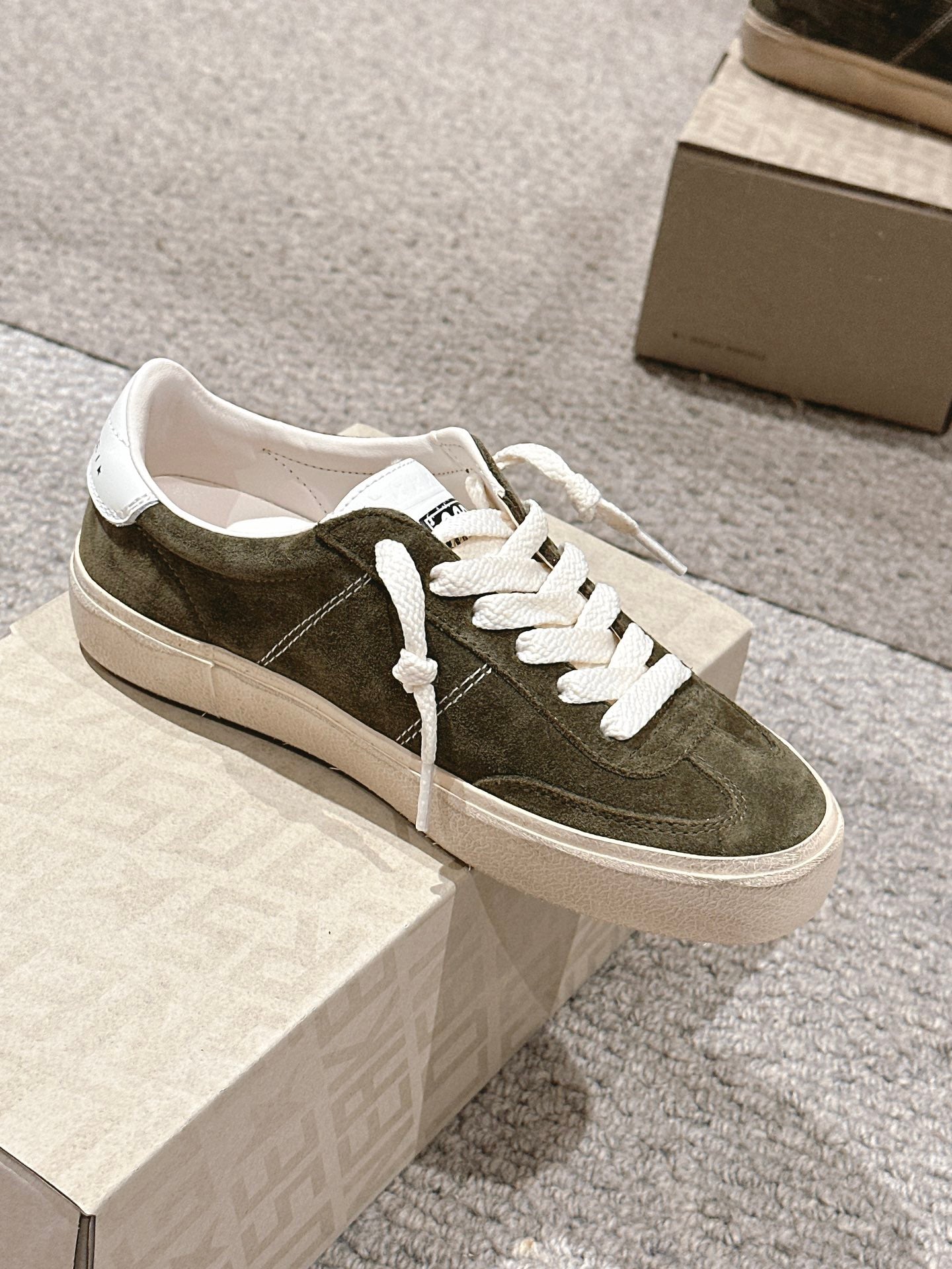 LuxluxHouse Best Quality Shoes Golden Goose