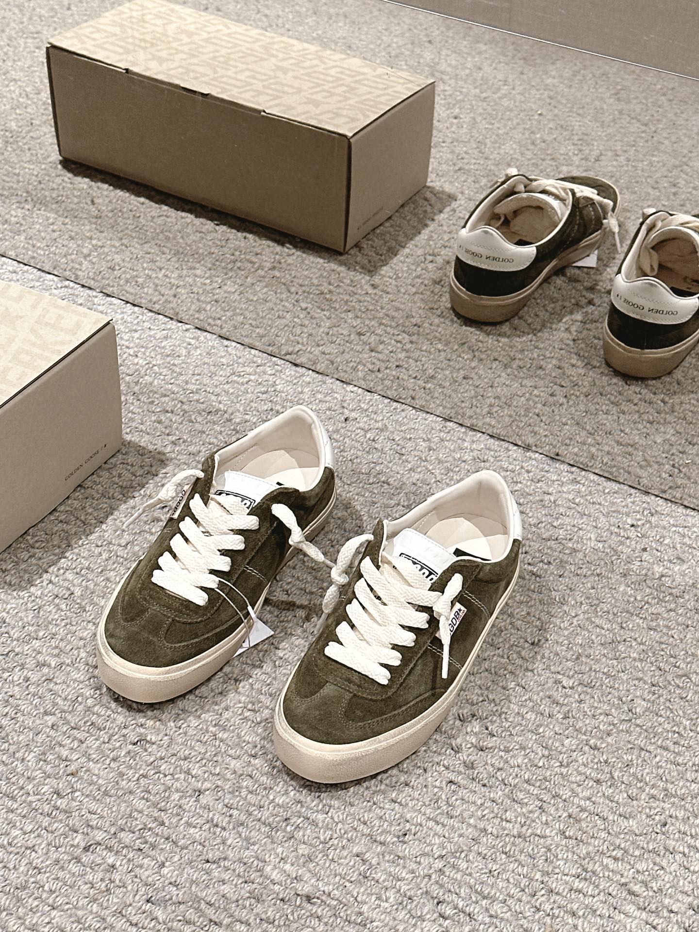 LuxluxHouse Best Quality Shoes Golden Goose