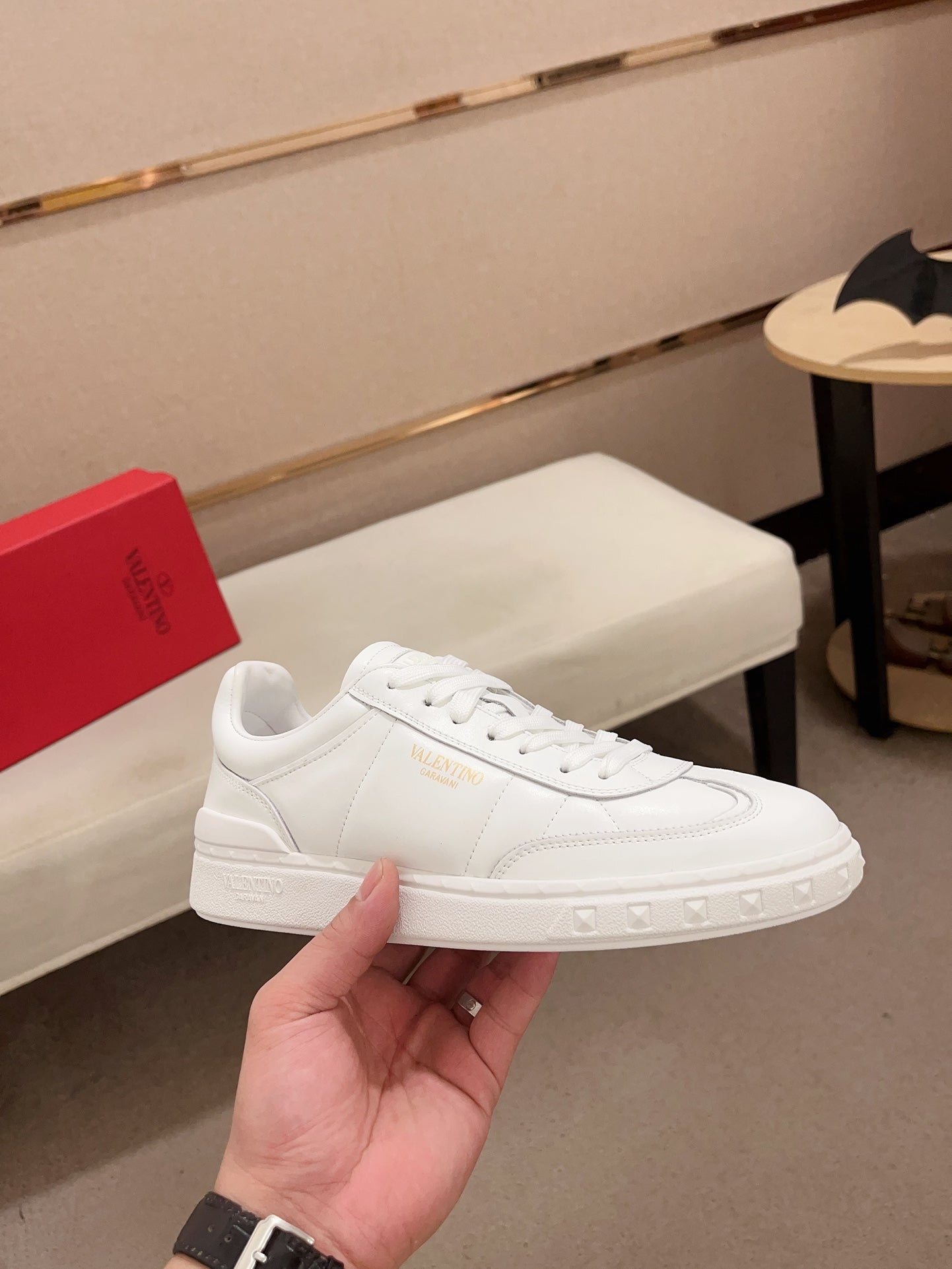 LuxluxHouse Best Quality Shoes Valentino