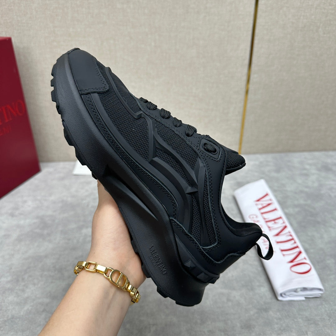 LuxluxHouse Best Quality Shoes Valentino