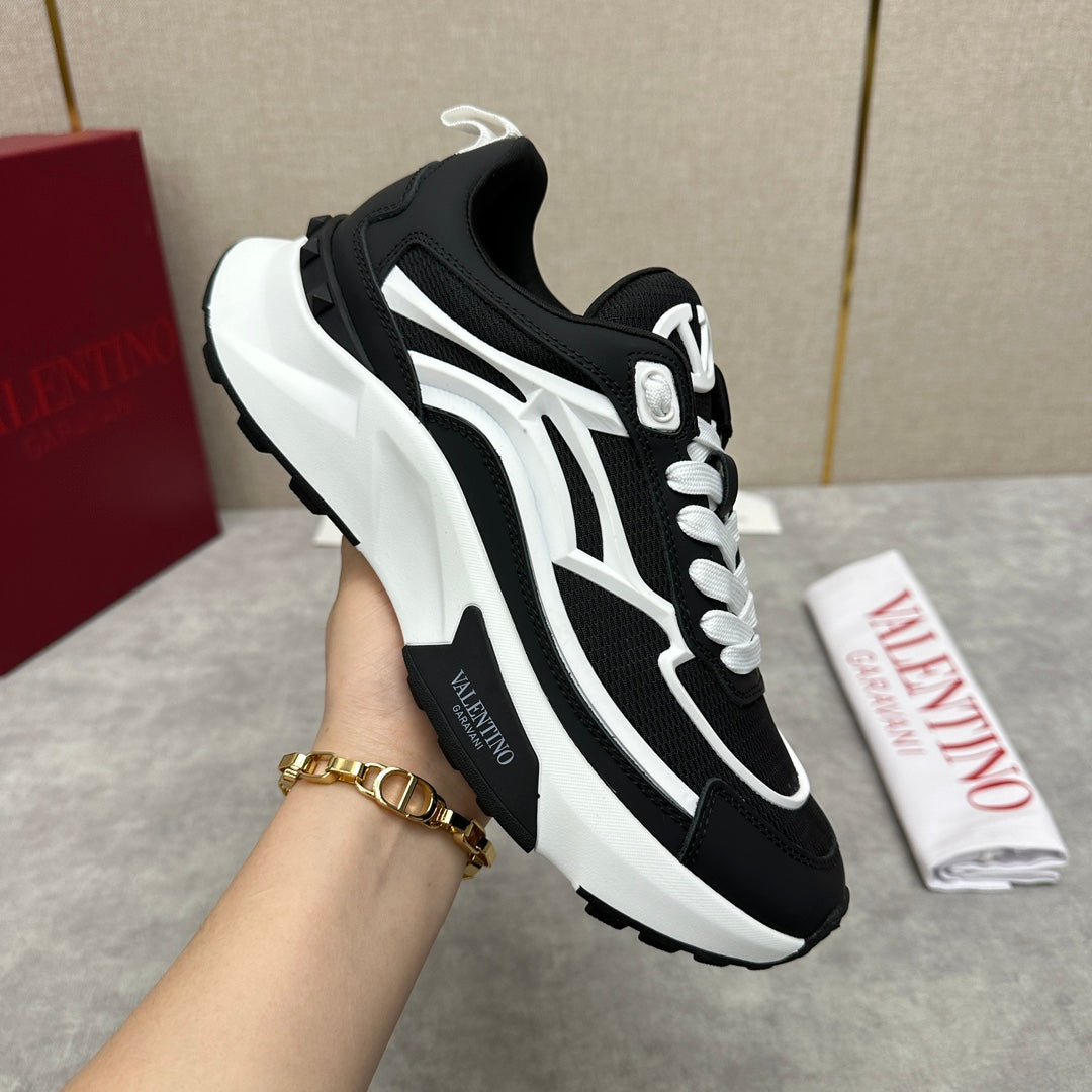 LuxluxHouse Best Quality Shoes Valentino