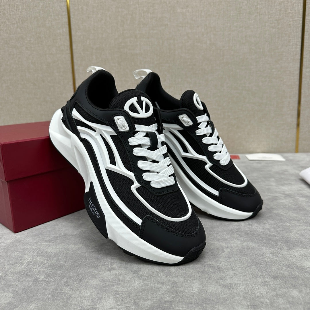 LuxluxHouse Best Quality Shoes Valentino