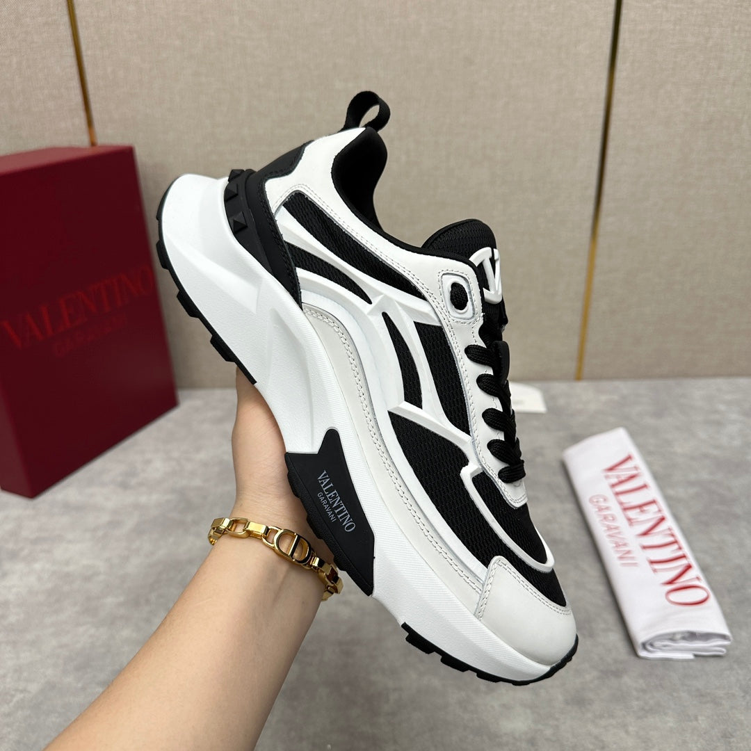 LuxluxHouse Best Quality Shoes Valentino