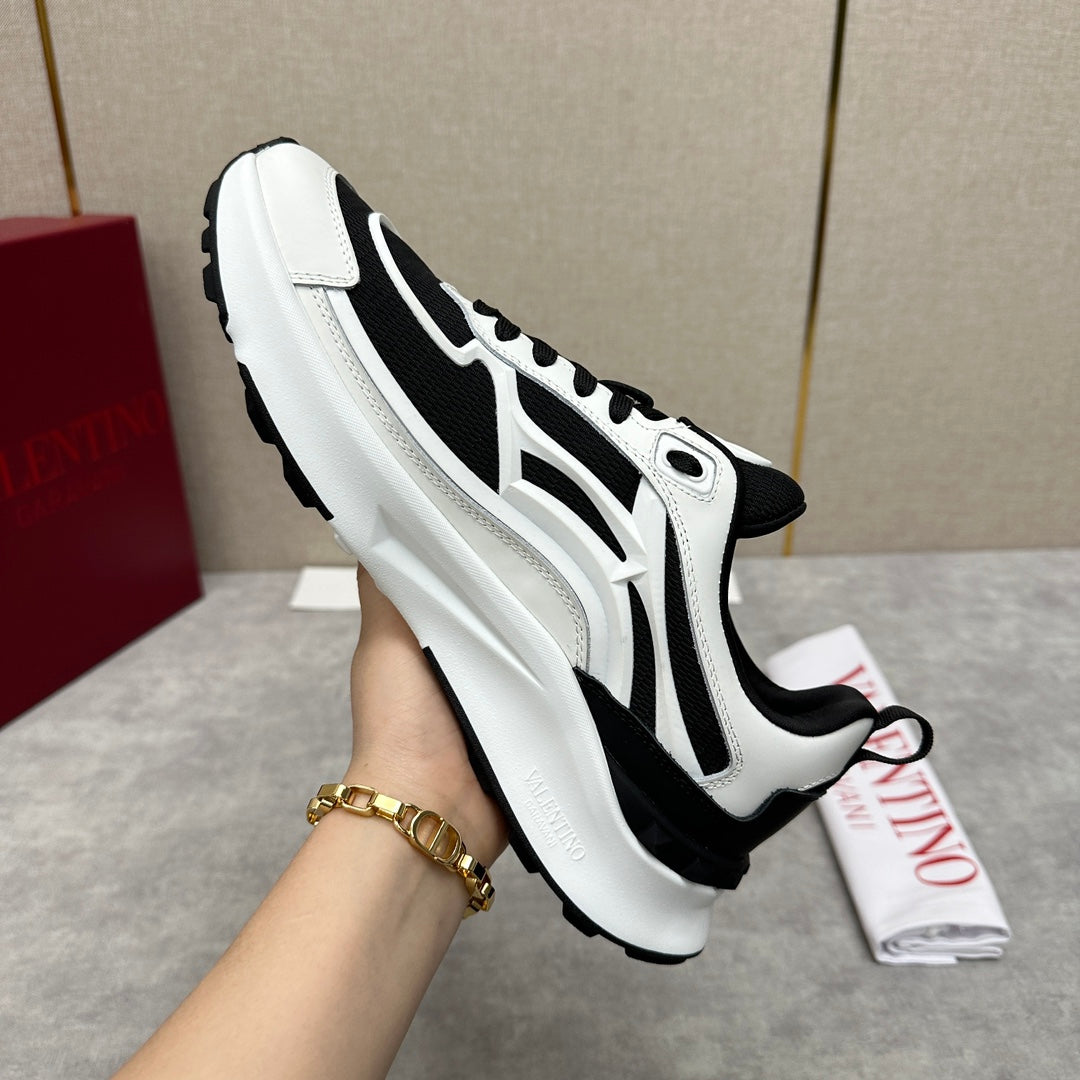 LuxluxHouse Best Quality Shoes Valentino