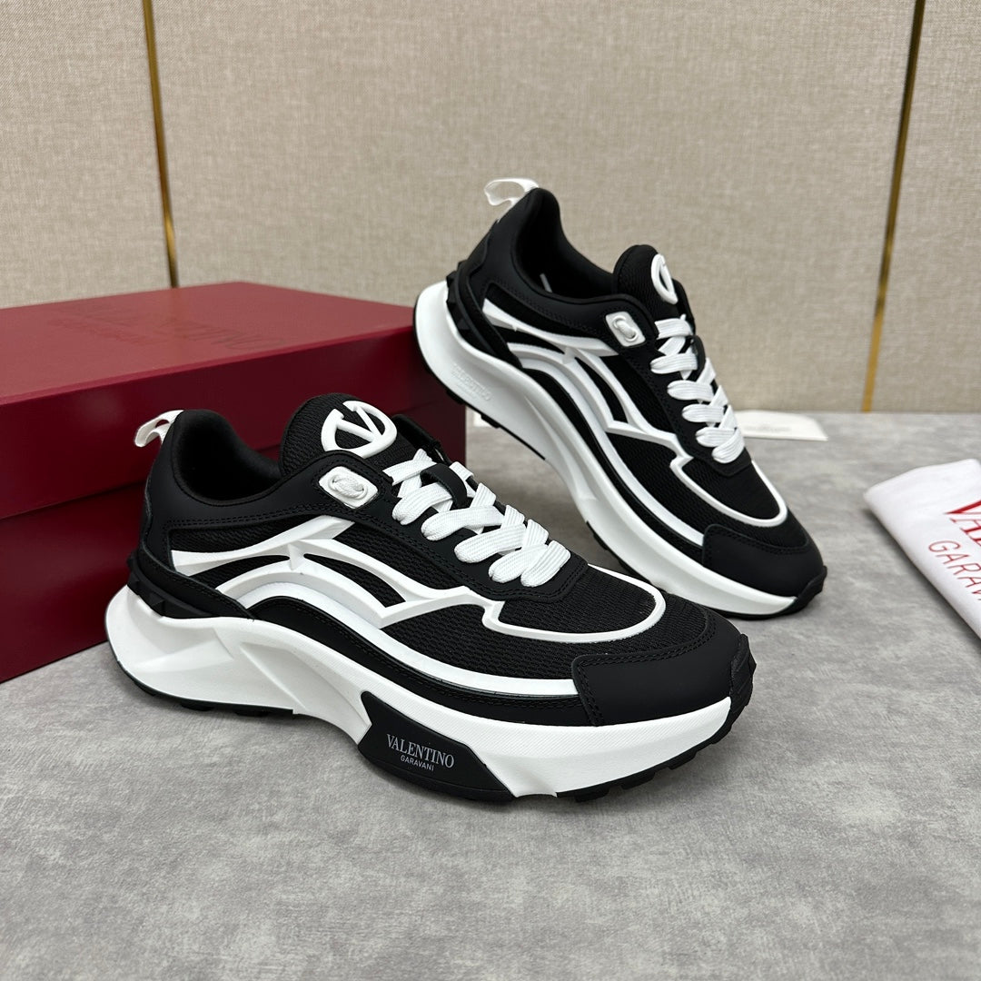LuxluxHouse Best Quality Shoes Valentino