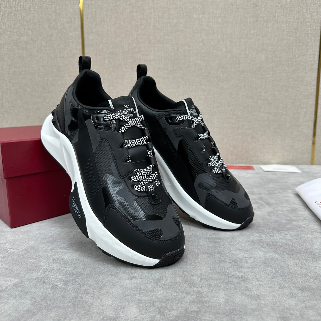LuxluxHouse Best Quality Shoes Valentino