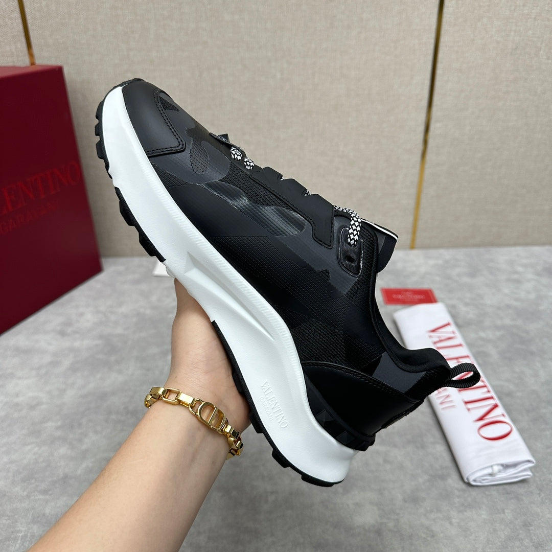 LuxluxHouse Best Quality Shoes Valentino