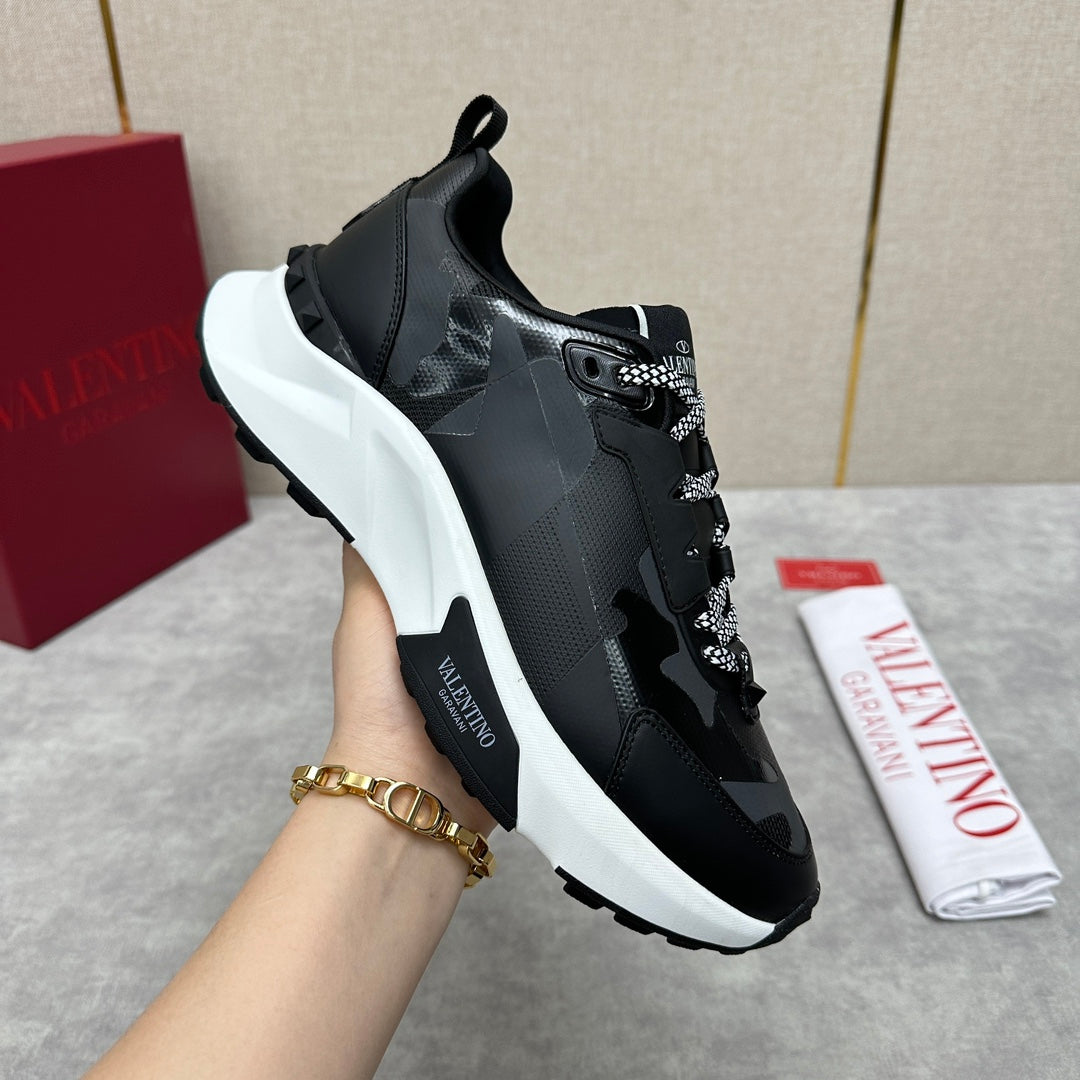 LuxluxHouse Best Quality Shoes Valentino