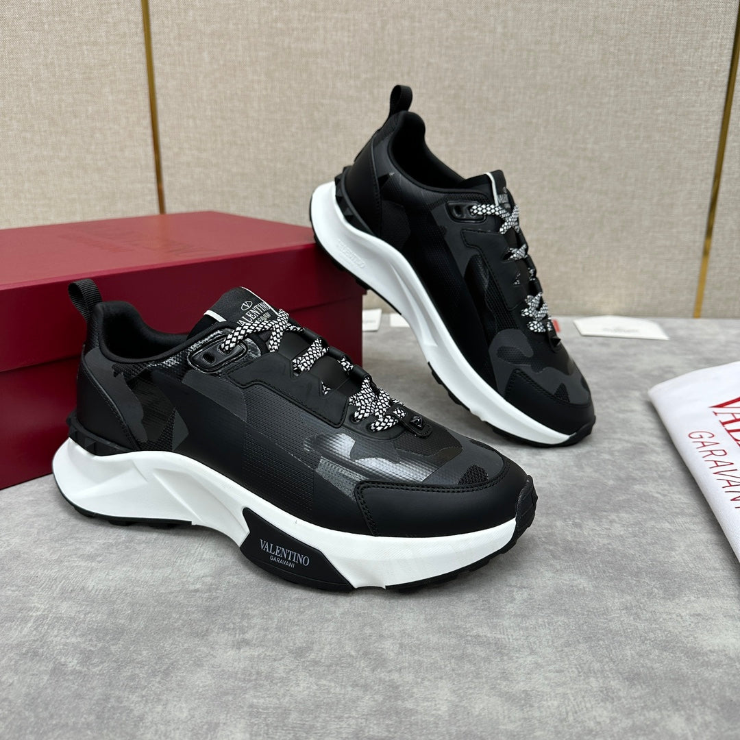 LuxluxHouse Best Quality Shoes Valentino