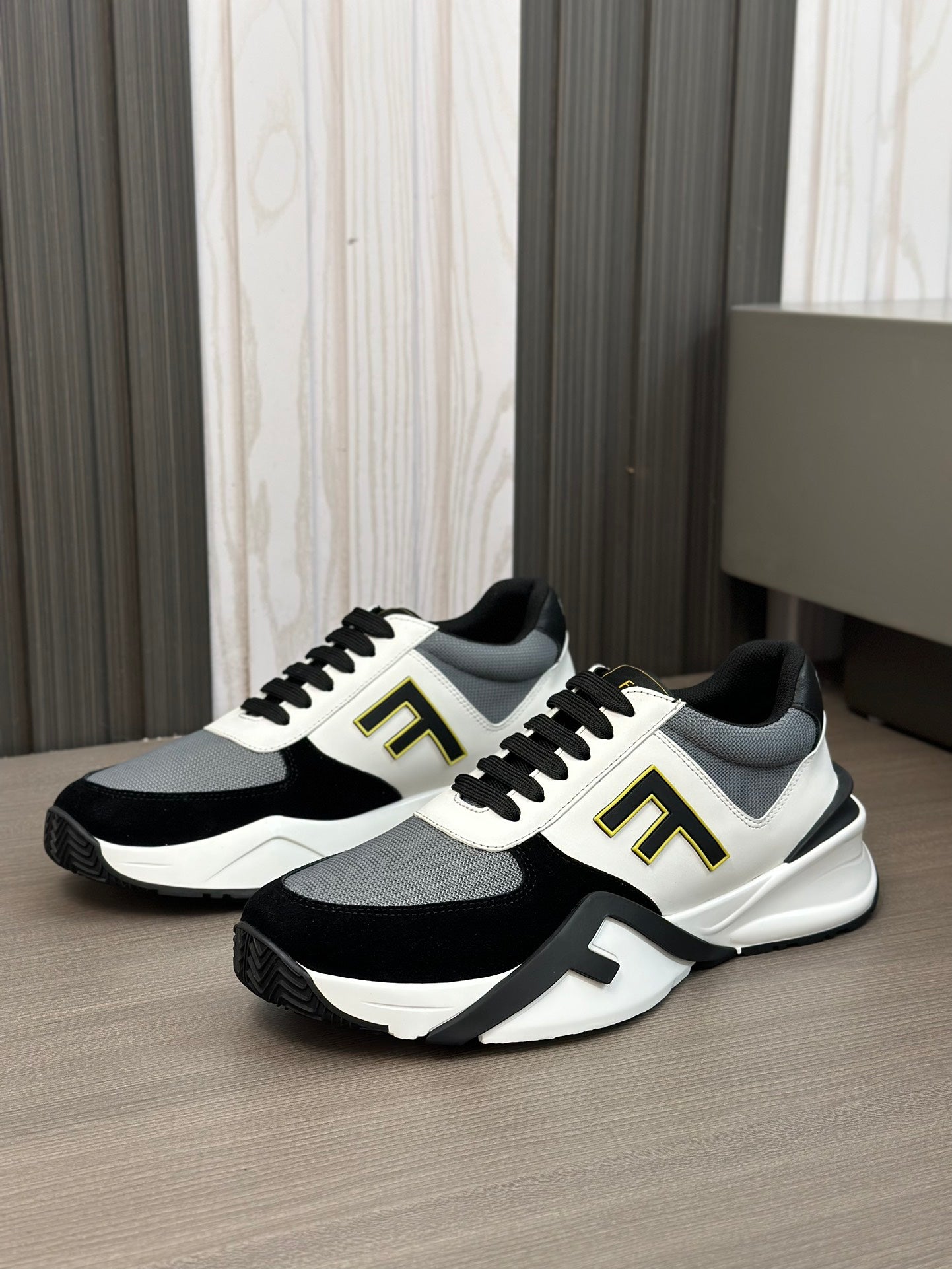 LuxluxHouse Best Quality Shoes Fendi