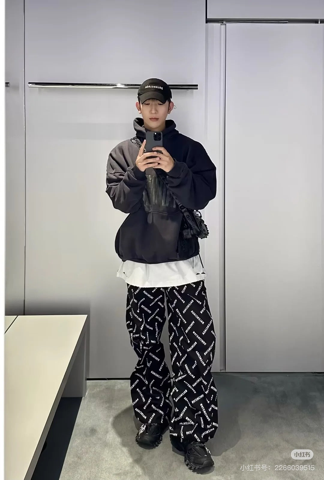 LuxluxHouse Best Quality Clothes Balenciaga Hoodie & Sweater