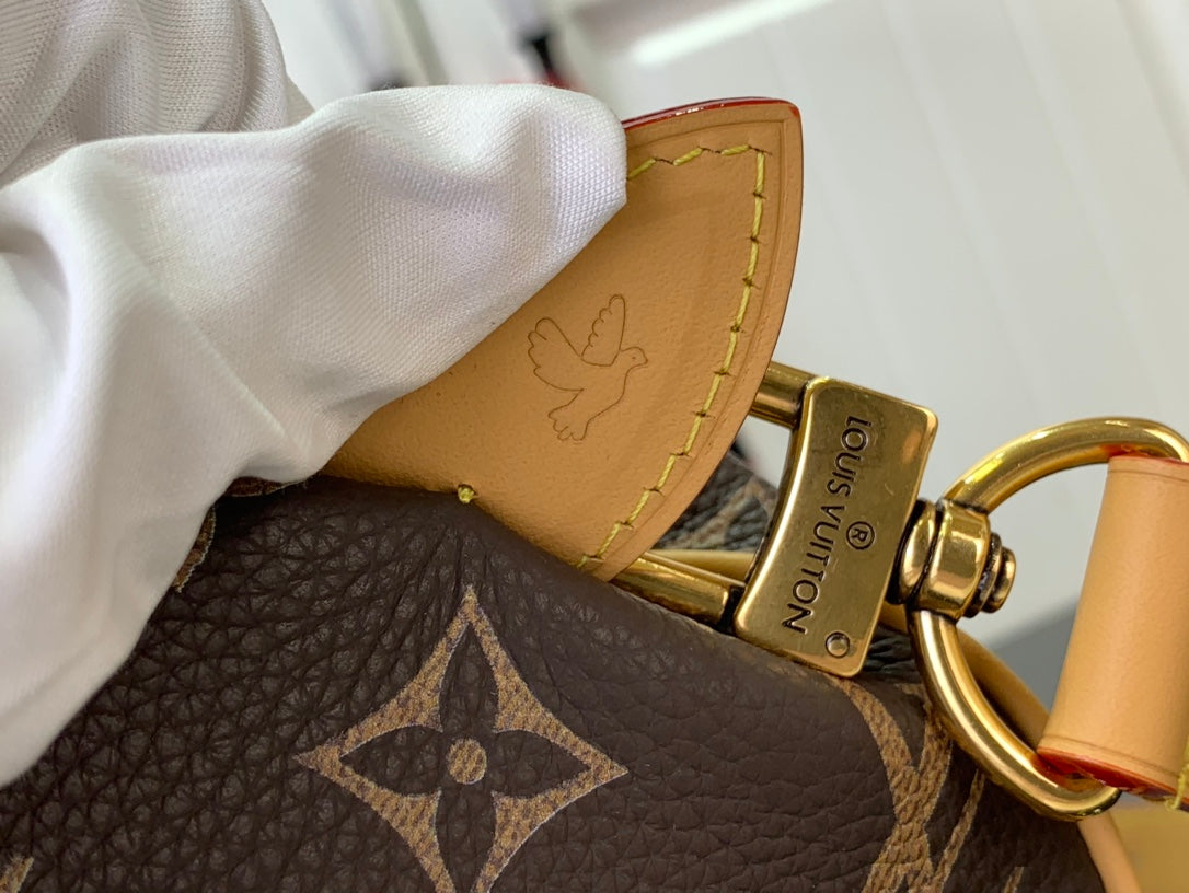 LuxluxHouse Best Quality Bags Louis Vuitton Women Men