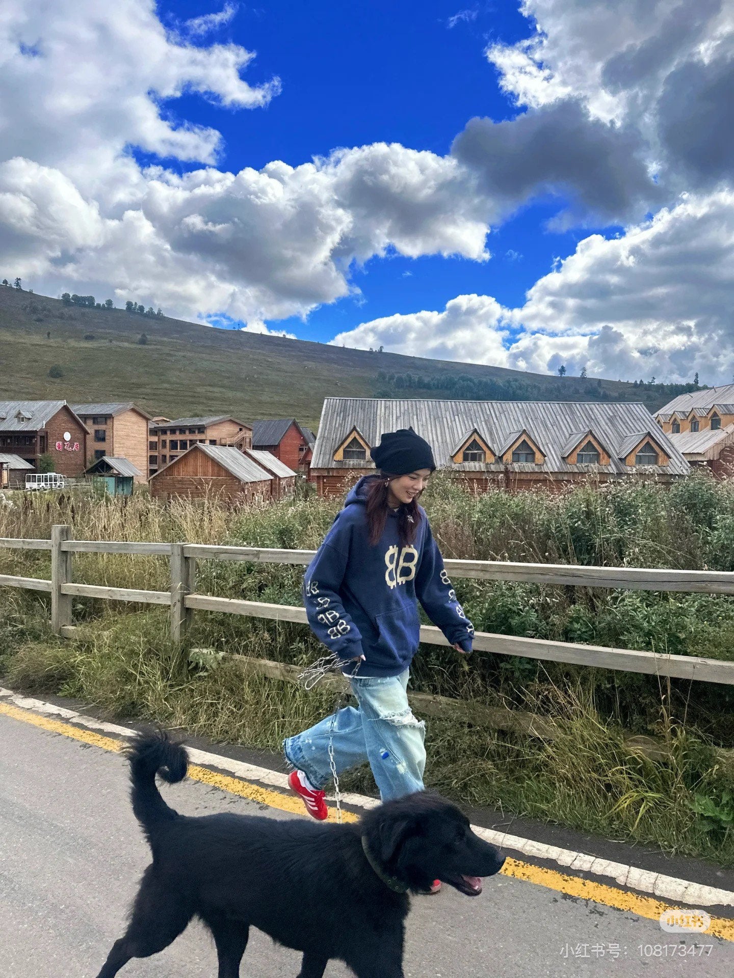 LuxluxHouse Best Quality Clothes Balenciaga Hoodie & Sweater