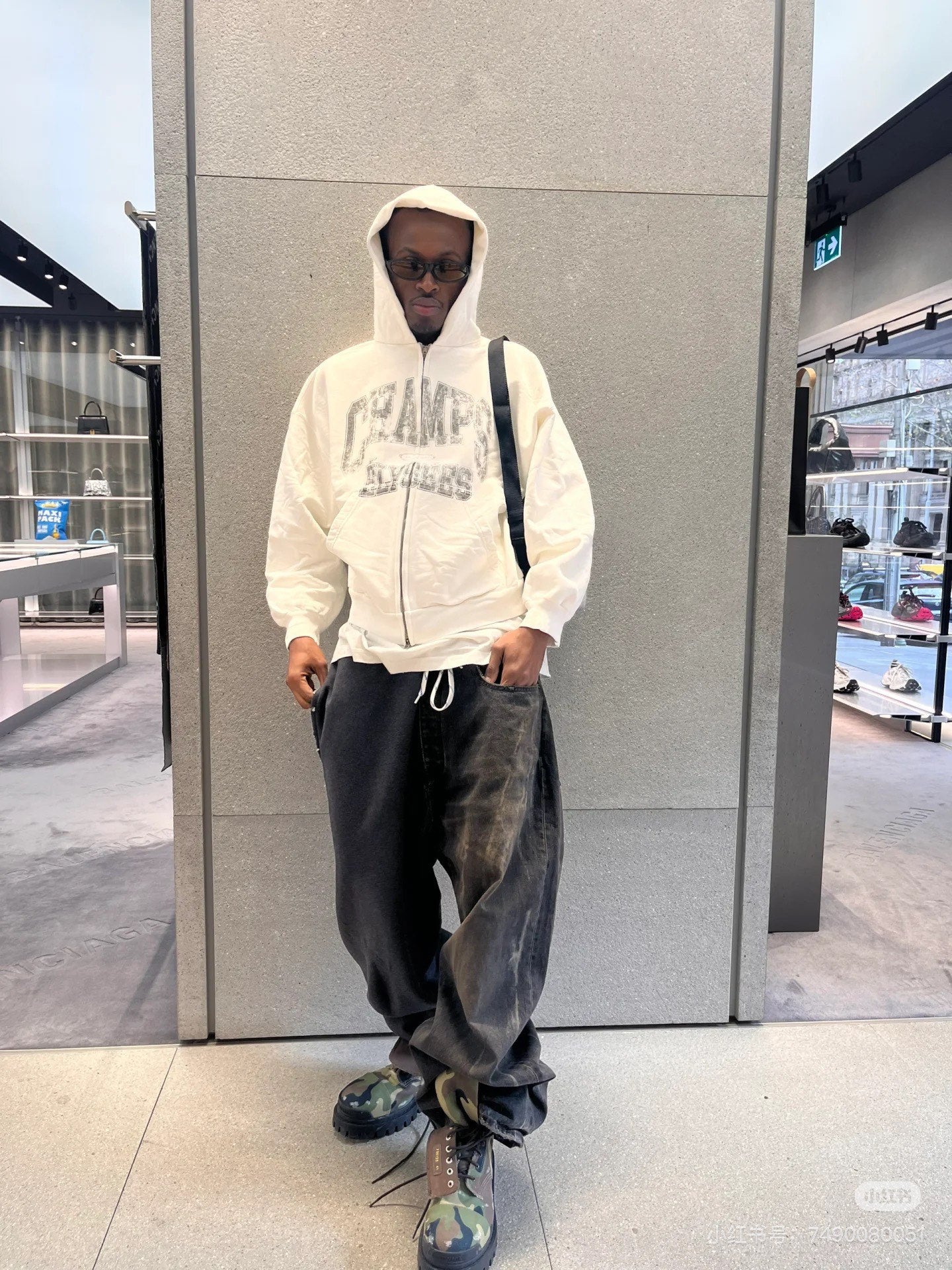 LuxluxHouse Best Quality Clothes Balenciaga Hoodie & Sweater