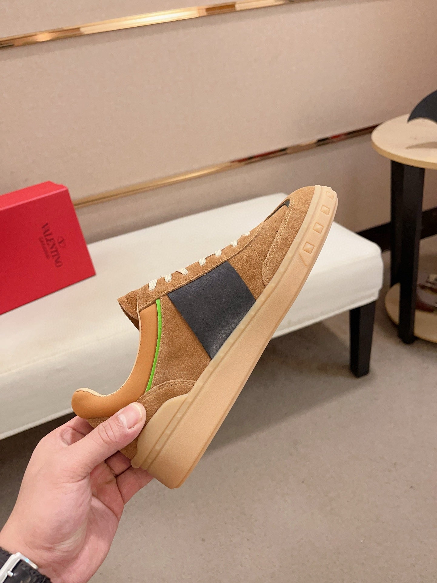 LuxluxHouse Best Quality Shoes Valentino