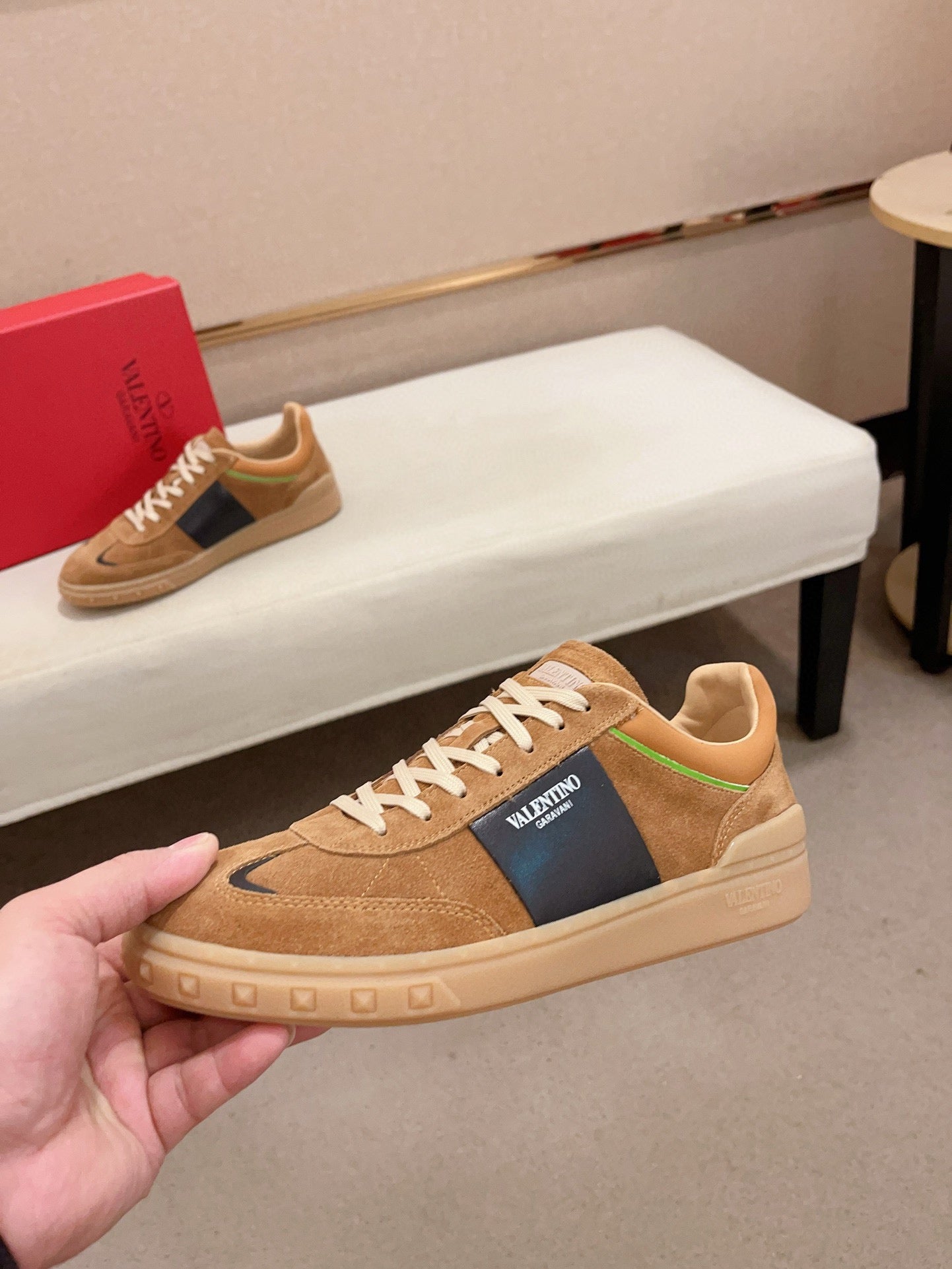 LuxluxHouse Best Quality Shoes Valentino