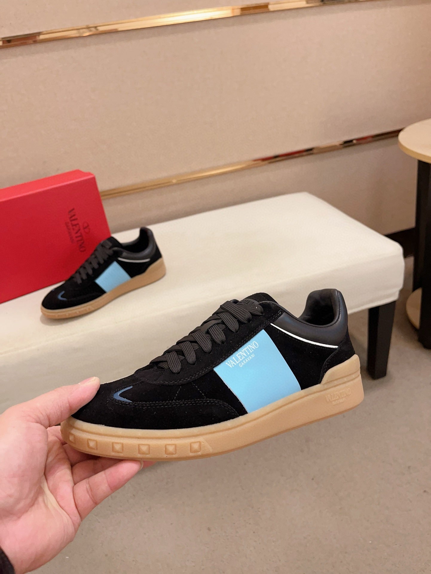 LuxluxHouse Best Quality Shoes Valentino