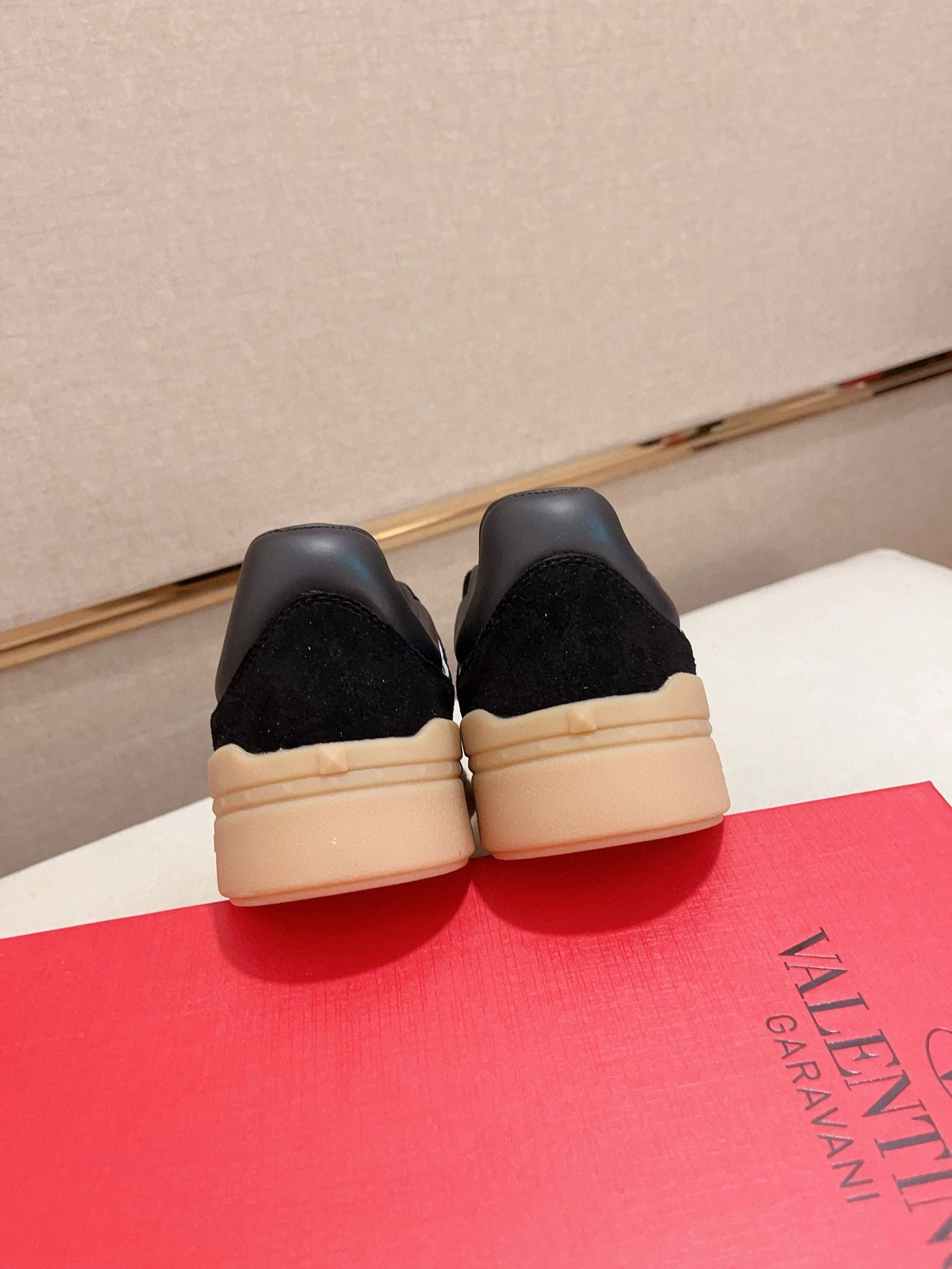 LuxluxHouse Best Quality Shoes Valentino