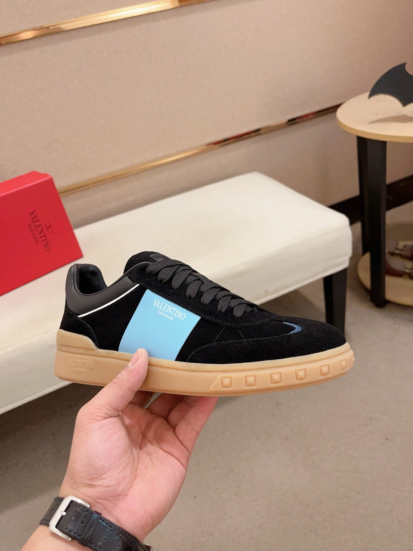 LuxluxHouse Best Quality Shoes Valentino