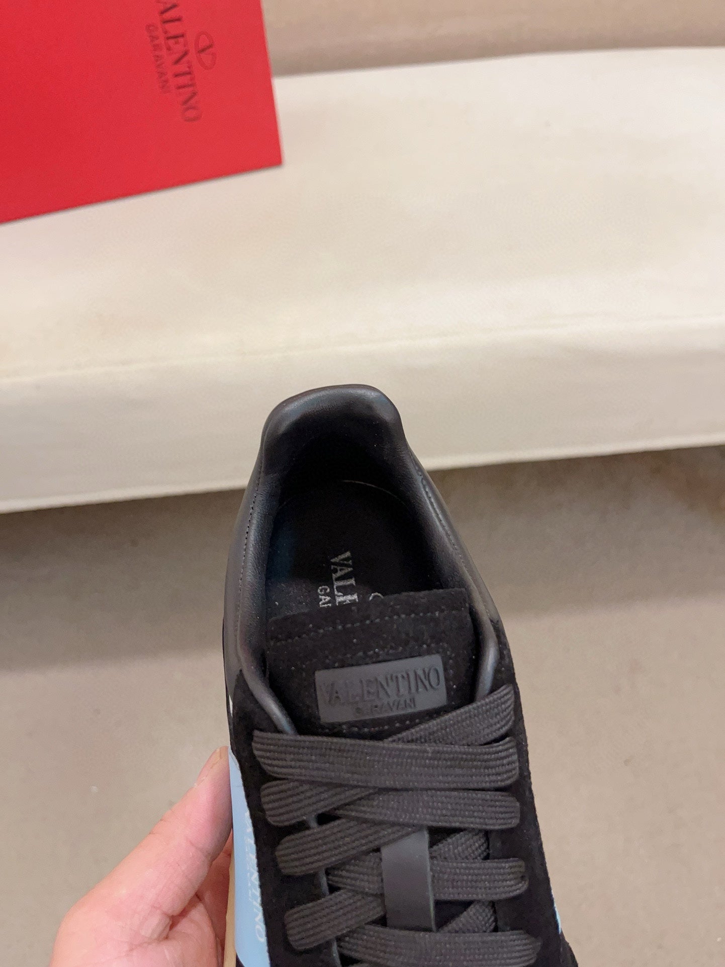LuxluxHouse Best Quality Shoes Valentino