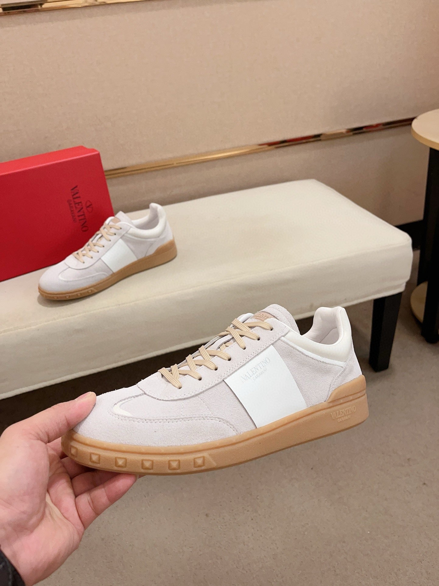 LuxluxHouse Best Quality Shoes Valentino