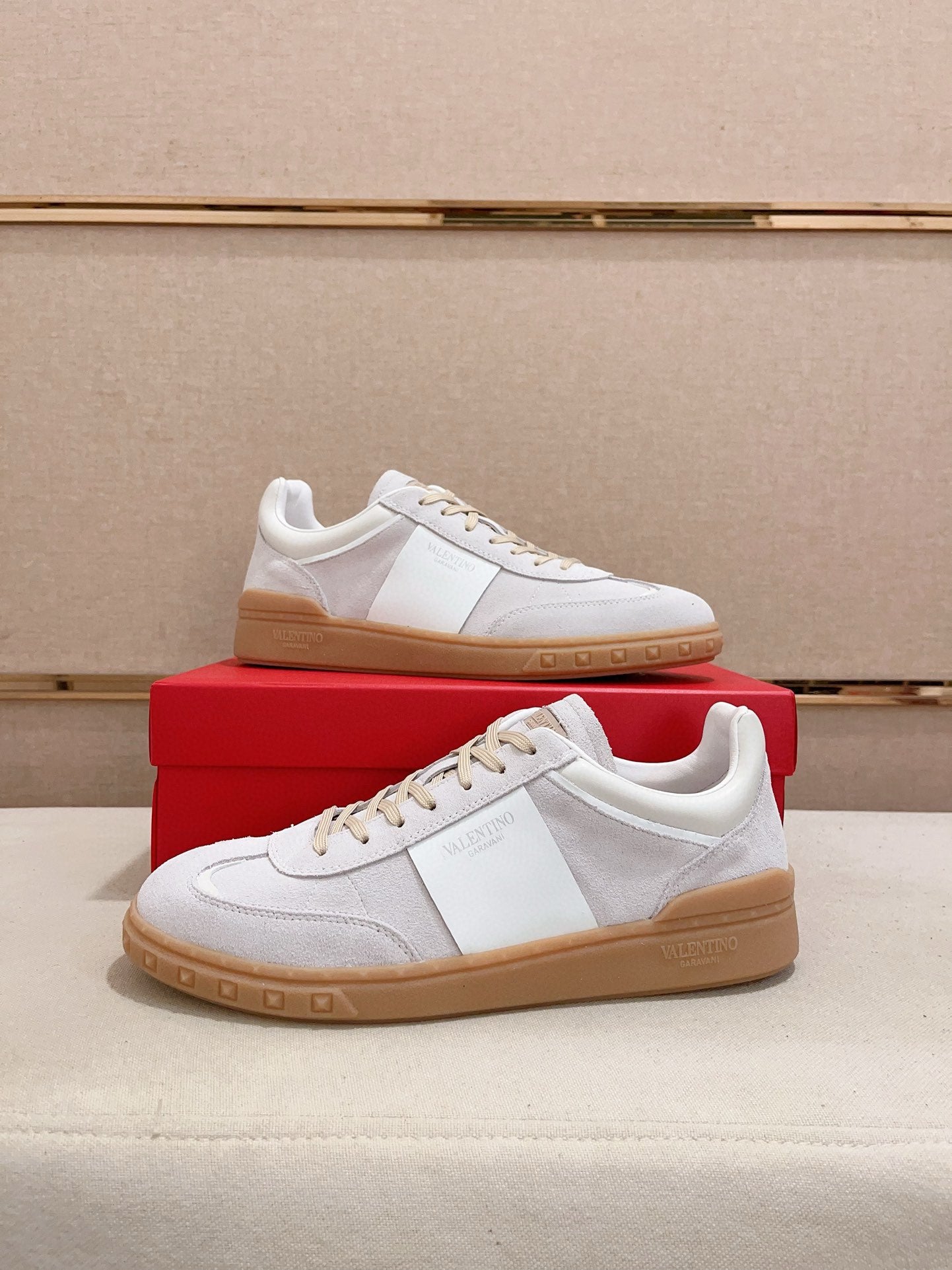 LuxluxHouse Best Quality Shoes Valentino