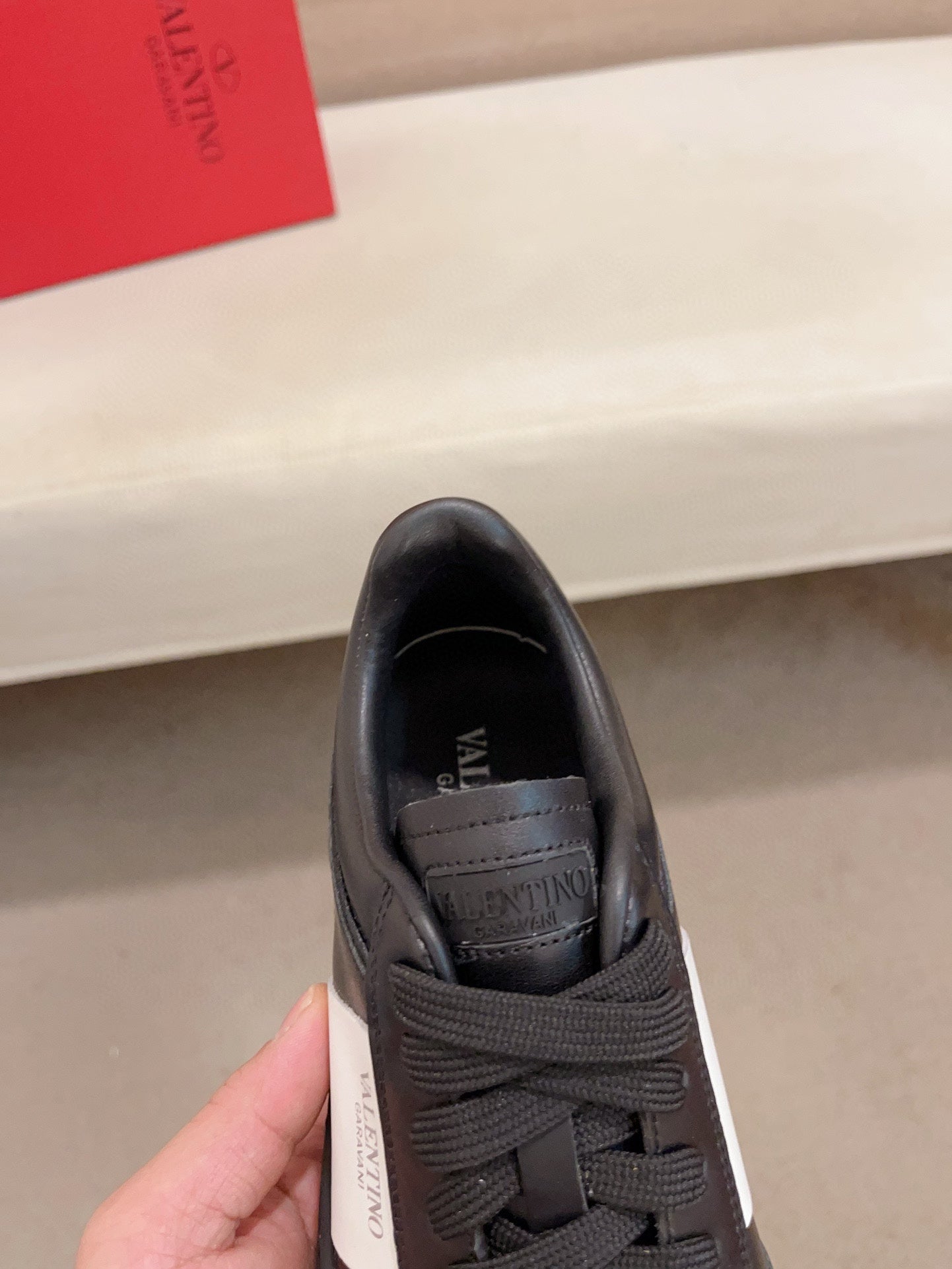 LuxluxHouse Best Quality Shoes Valentino