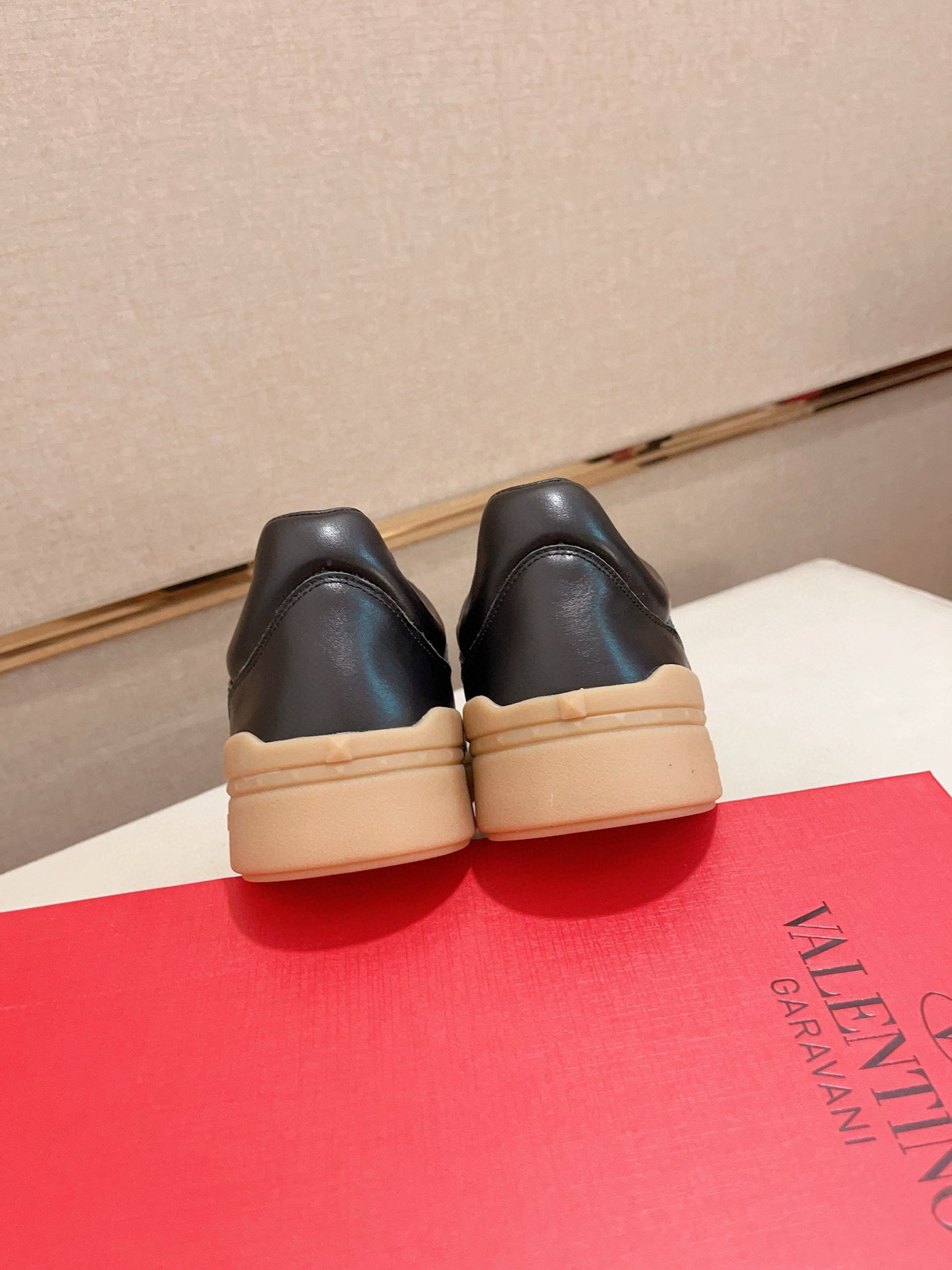 LuxluxHouse Best Quality Shoes Valentino