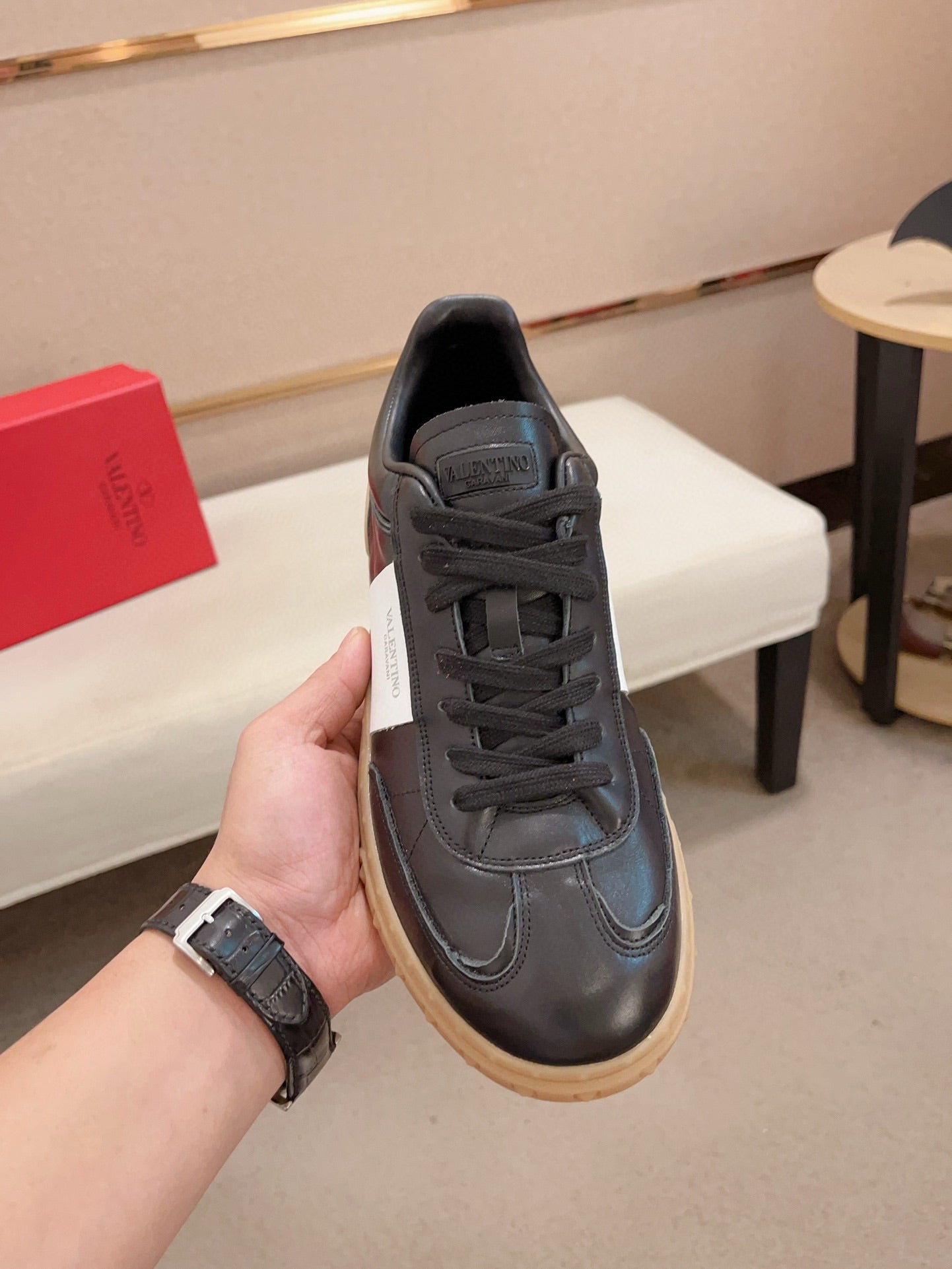LuxluxHouse Best Quality Shoes Valentino
