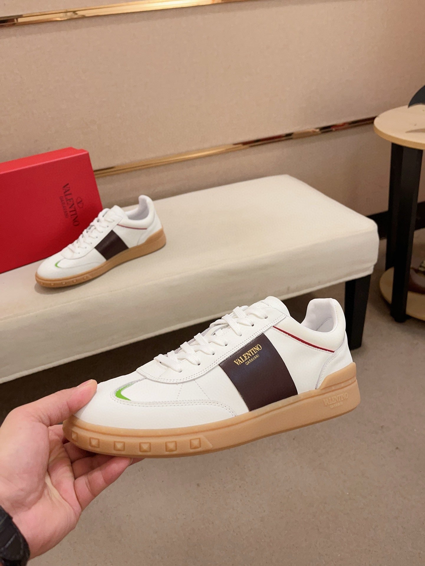 LuxluxHouse Best Quality Shoes Valentino
