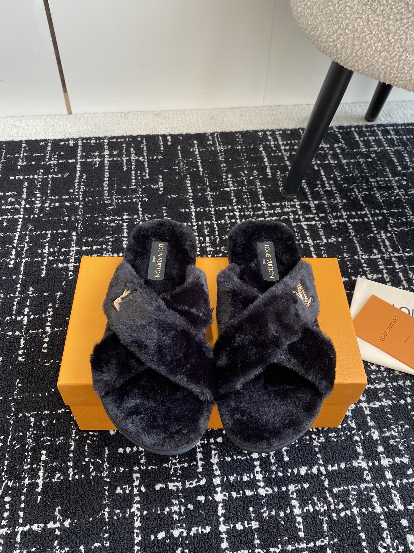 LuxluxHouse Best Quality Sandals Louis Vuitton