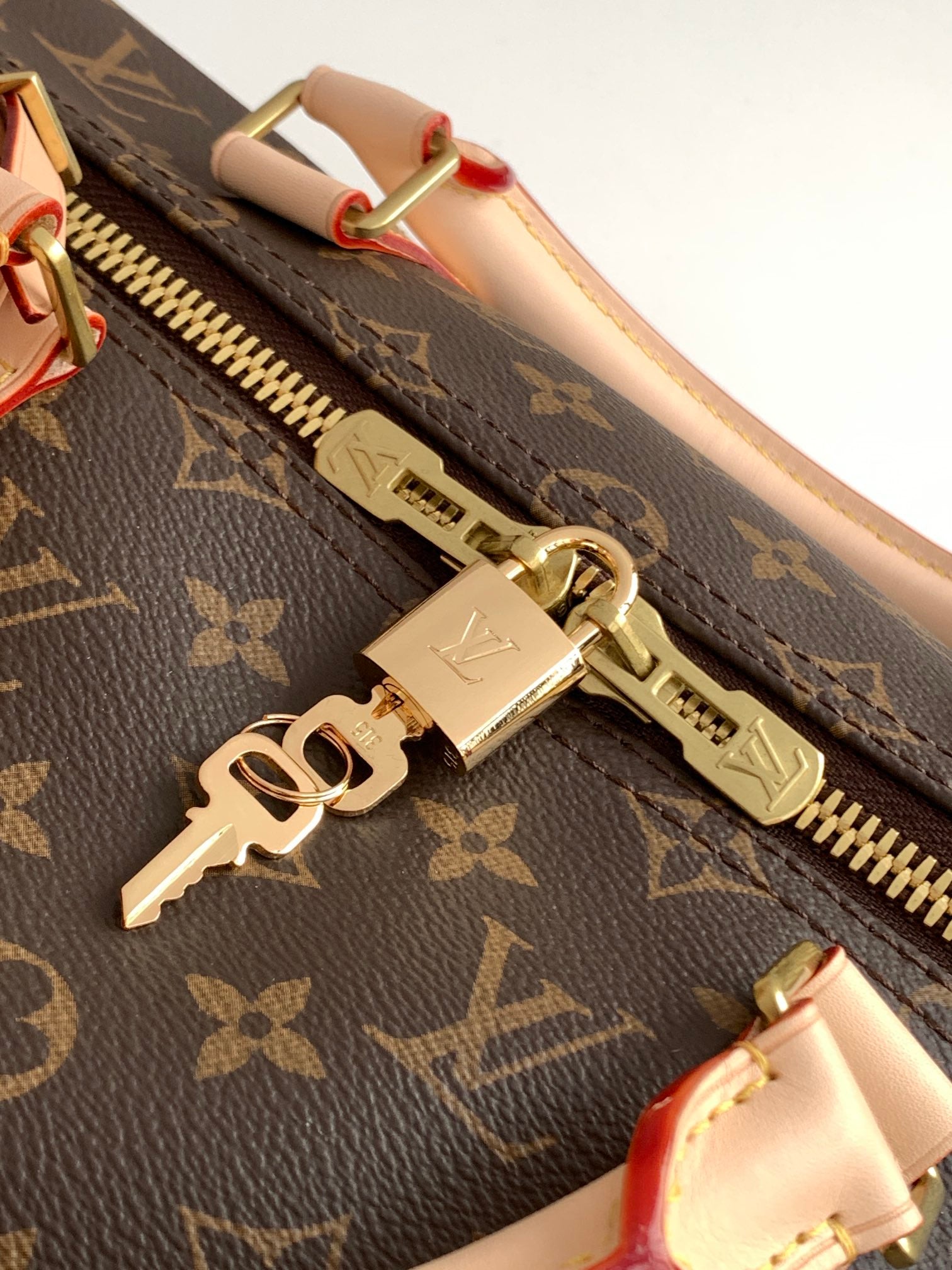 LuxluxHouse Best Quality Bags Best Louis Vuitton Men