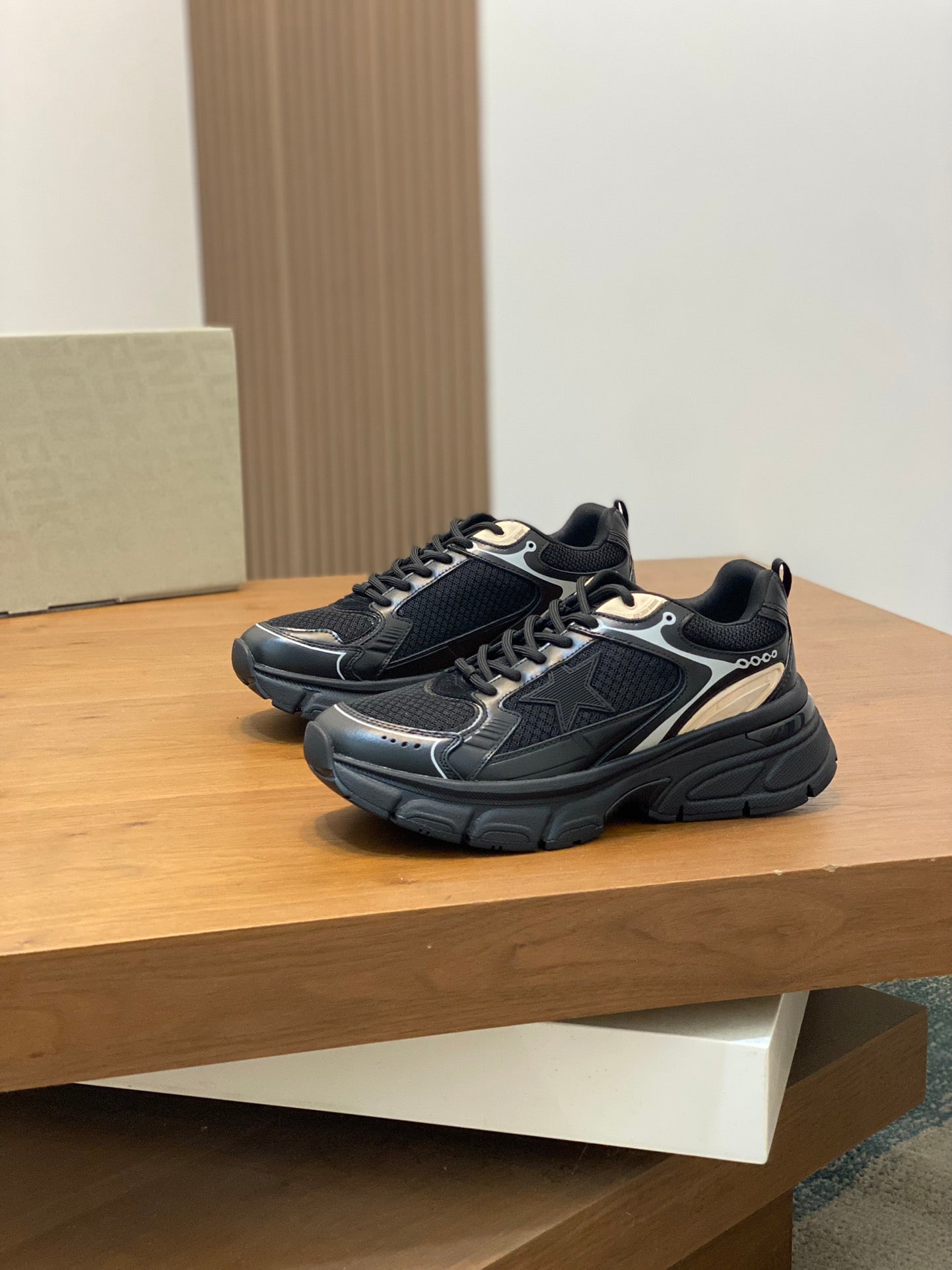 LuxluxHouse Best Quality Shoes Golden Goose