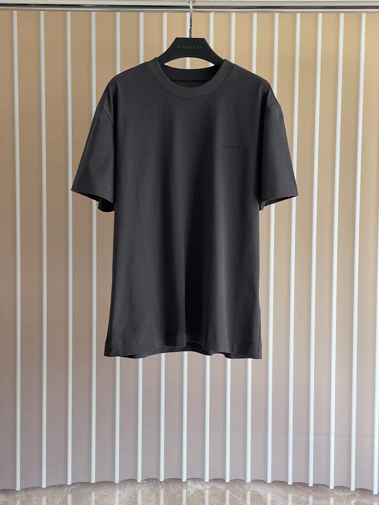 LuxluxHouse Best Quality Clothes Givenchy T-shirt